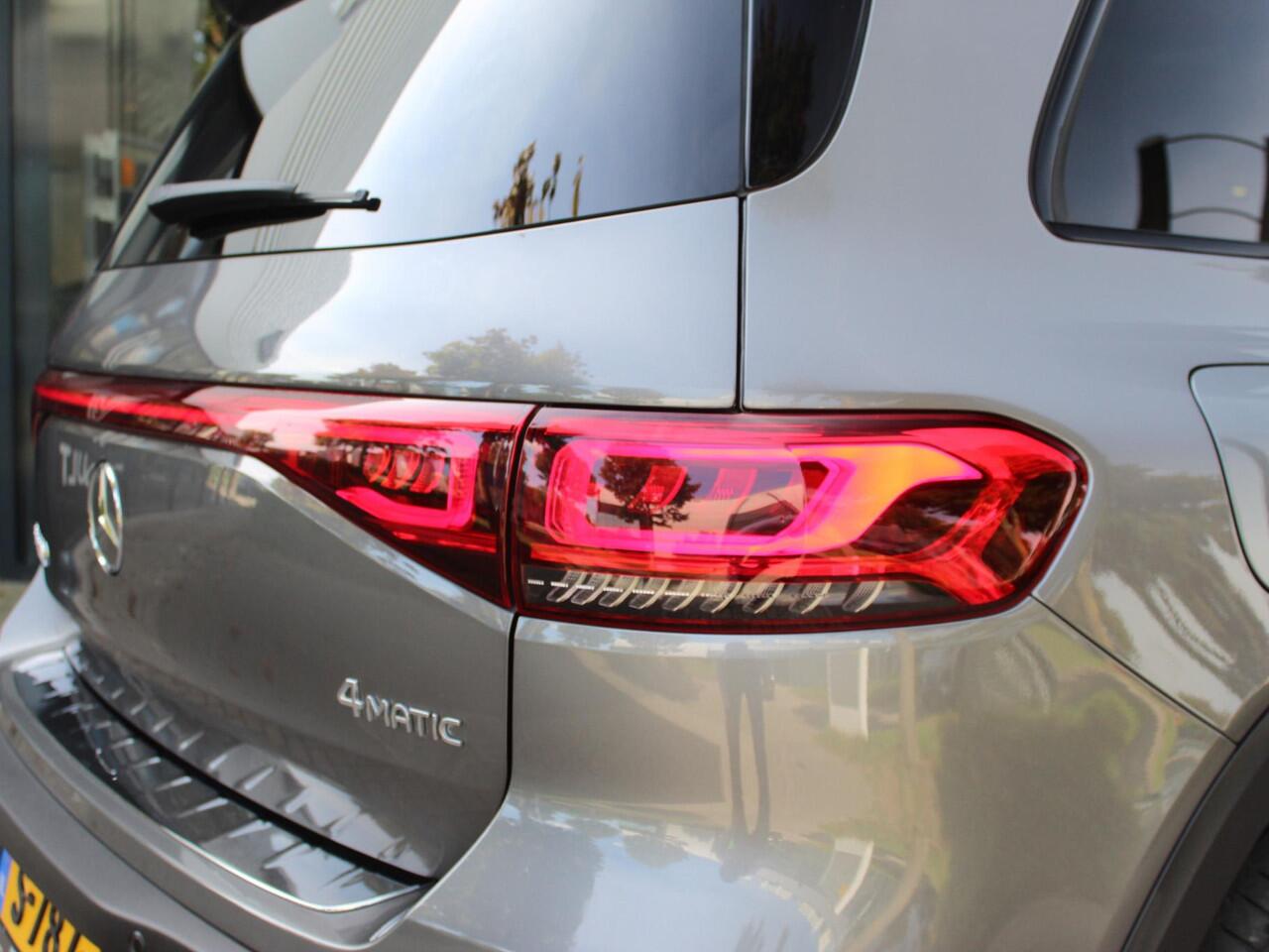 Mercedes-Benz EQB 300 4MATIC AMG Line 67 kWh / 23.000KM / PANO / NAVI / BLINDSPOT / 360 CAMERA / CLIMATE / STOELV. / E.L. ACHTERKLEP / PRIVACY GLASS / 18''