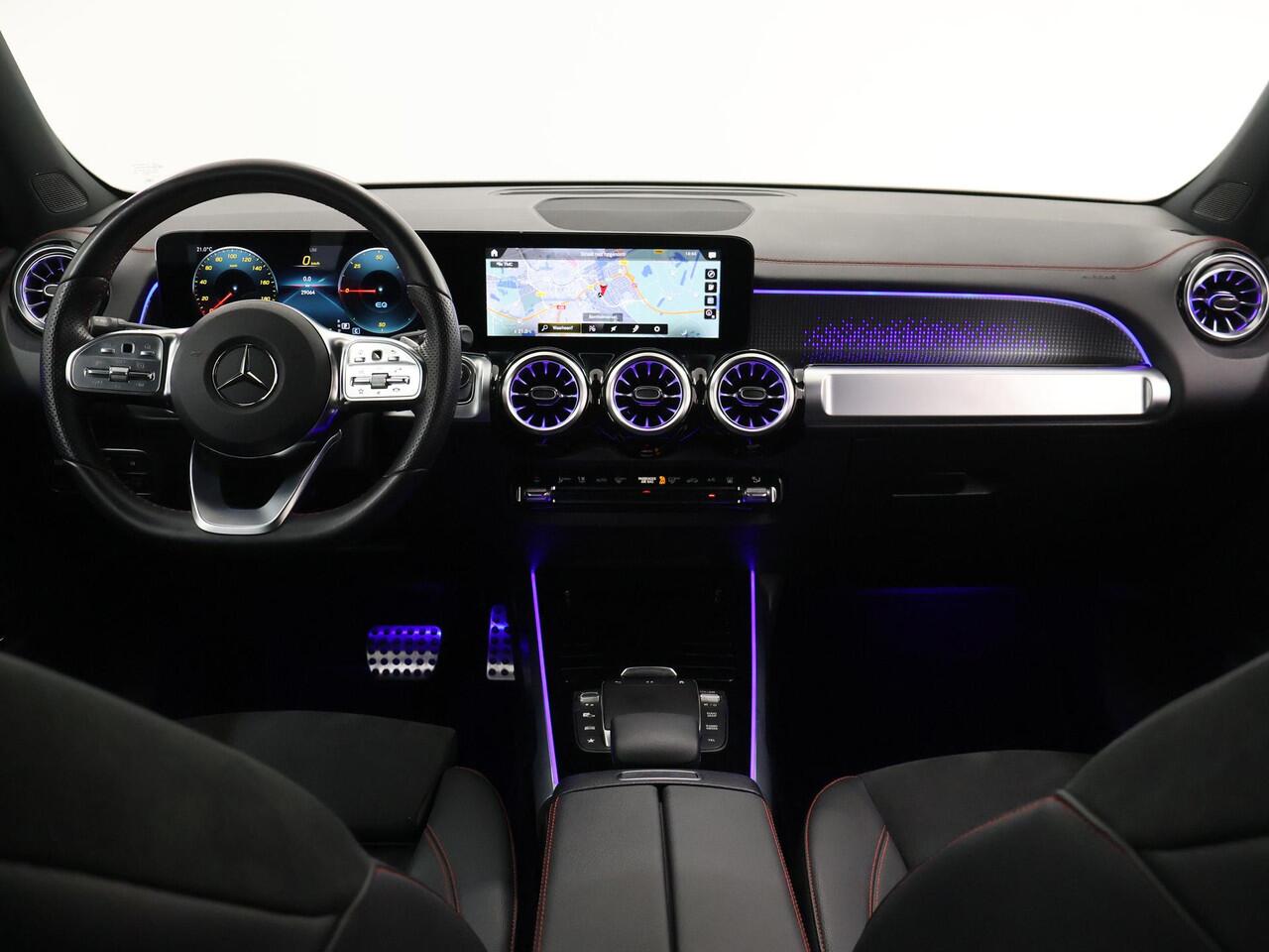 Mercedes-Benz EQB 350 4MATIC AMG Line 67 kWh | Sfeerverlichting | High Performance Led | Stoelverwarming | Apple Carplay
