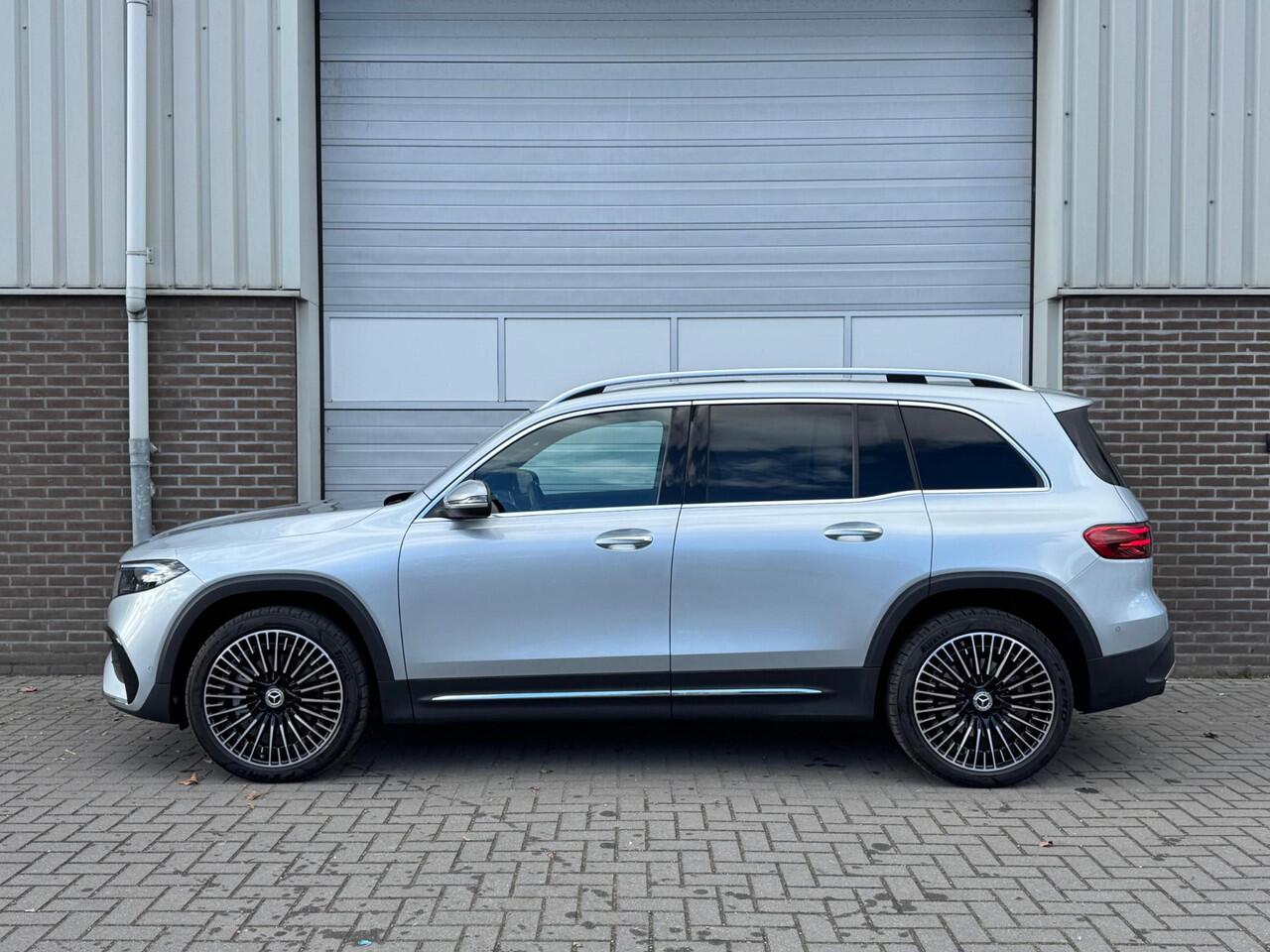 Mercedes-Benz EQB 250+ AMG Line | 7 Zits! | Panoramadak | Achteruitrijcamera | Memorystoelen Verwarmd | Sfeerverlichting | Apple & Android Carplay