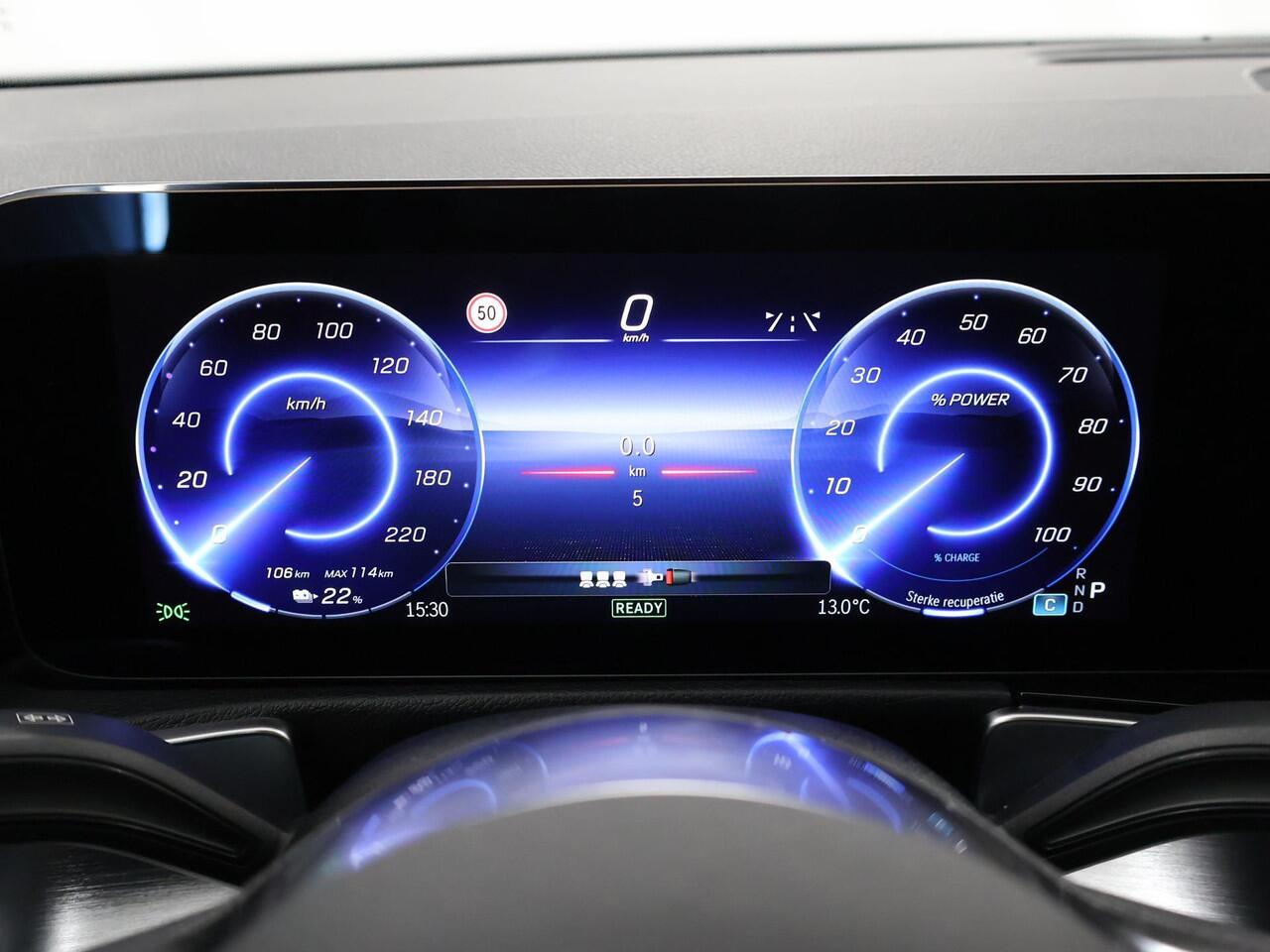 Mercedes-Benz EQB 250+ Luxury Line 71 kWh | Panoramadak | Privacy Glass | Keyless |