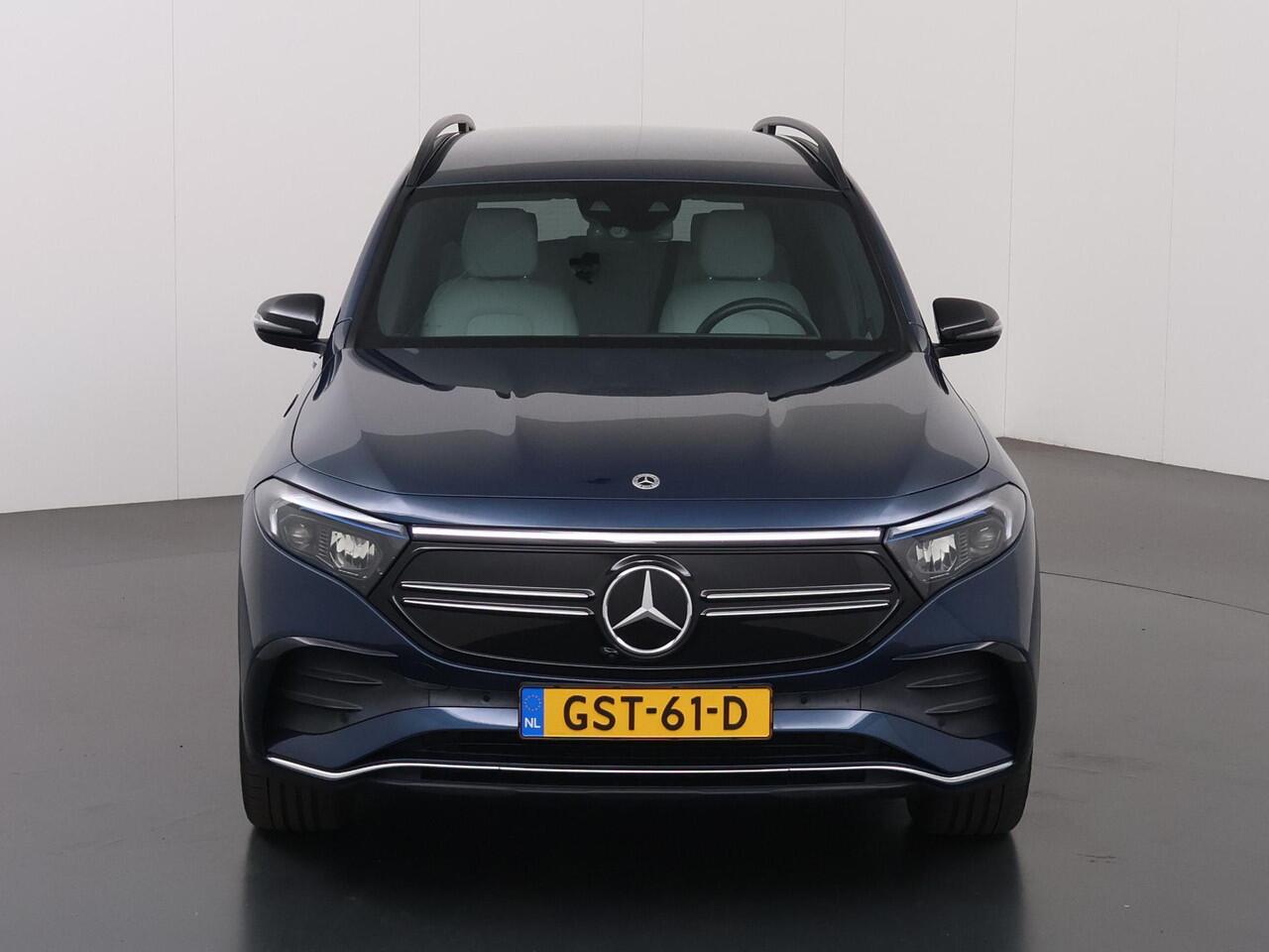 Mercedes-Benz EQB 350 4MATIC AMG Line 67 kWh | SOH 97% | Stoelverwarming | Keyless | 20" lichtmetalen velgen | Trekhaak | Achteruitrijcamera |