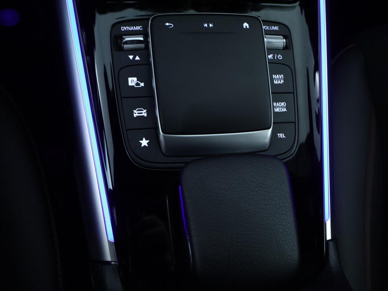 Mercedes-Benz EQB 250 AMG Line 67 kWh | AMG Line | Achteruitrijcamera | EASY PACK achterklep | MBUX augmented reality voor navigatie | Inclusief 48 maanden MB Certified garantie voor Europa.