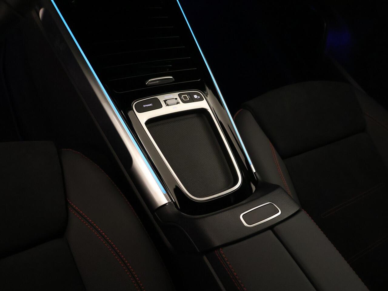 Mercedes-Benz EQB 250+ AMG Line 71 kWh | Nightpakket | Verstelbare demping | Parkeerpakket met achteruitrijcamera | KEYLESS-GO comfort pakket | Inclusief 24 maanden MB Certified garantie voor Europa.