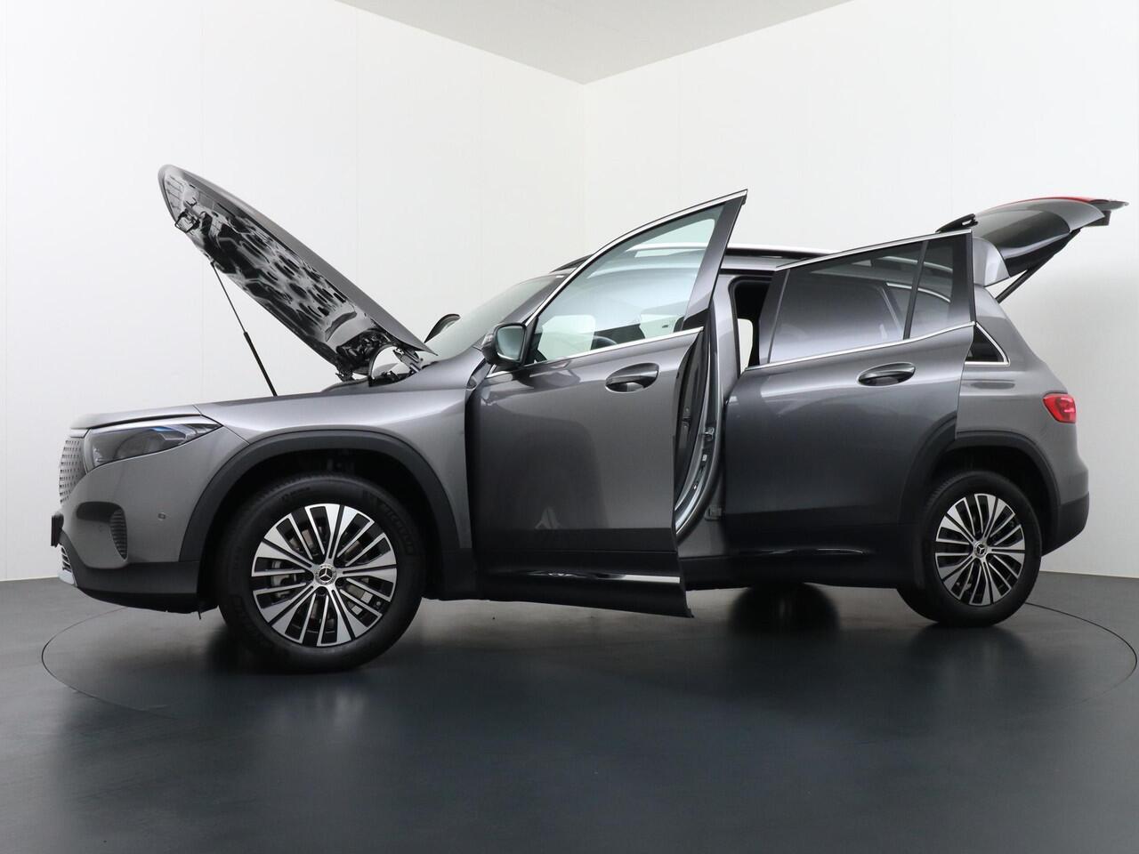 Mercedes-Benz EQB 250+ Business Solution Luxury 7pers. 71 kWh Accu | Distronic Cruise Control | Memorystoelen | Panorama - Schuifdak | Apple Carplay & Android Auto | 360° Camera | Sfeerverlichting | Verwarmd Stuurwiel