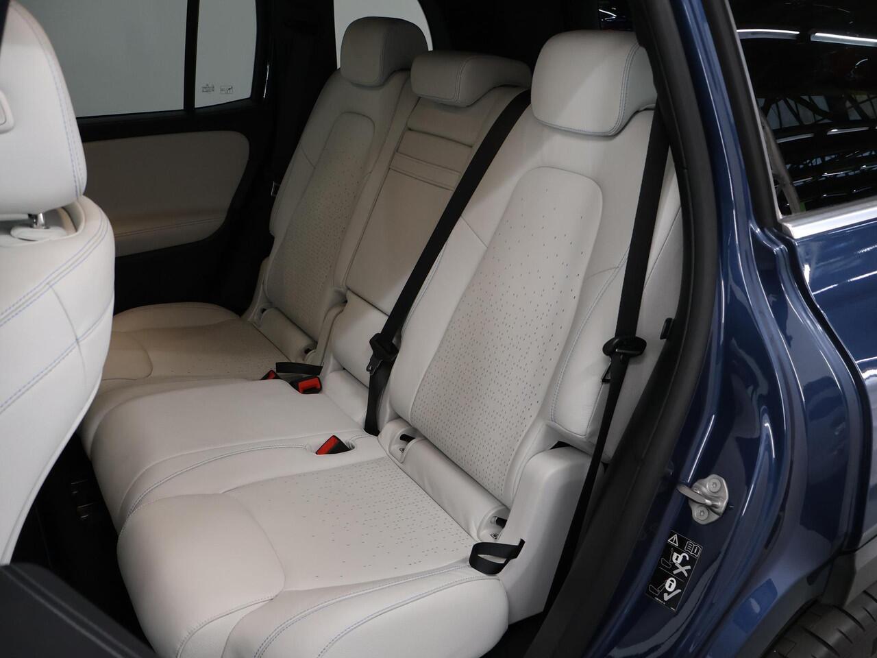 Mercedes-Benz EQB 350 4MATIC AMG Line 67 kWh | SOH 97% | Stoelverwarming | Keyless | 20" lichtmetalen velgen | Trekhaak | Achteruitrijcamera |