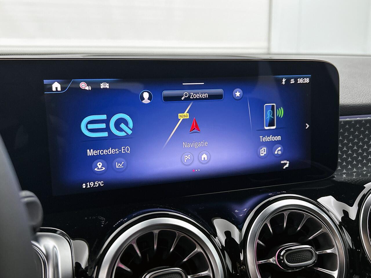 Mercedes-Benz EQB 250+ Business Solution 71 kWh | Parkeerpakket met achteruitrijcamera | EASY PACK achterklep | Sfeerverlichting | Stoelverwarming voor | Licht- en zicht pakket | USB-pakket | Zitcomfortpakket |