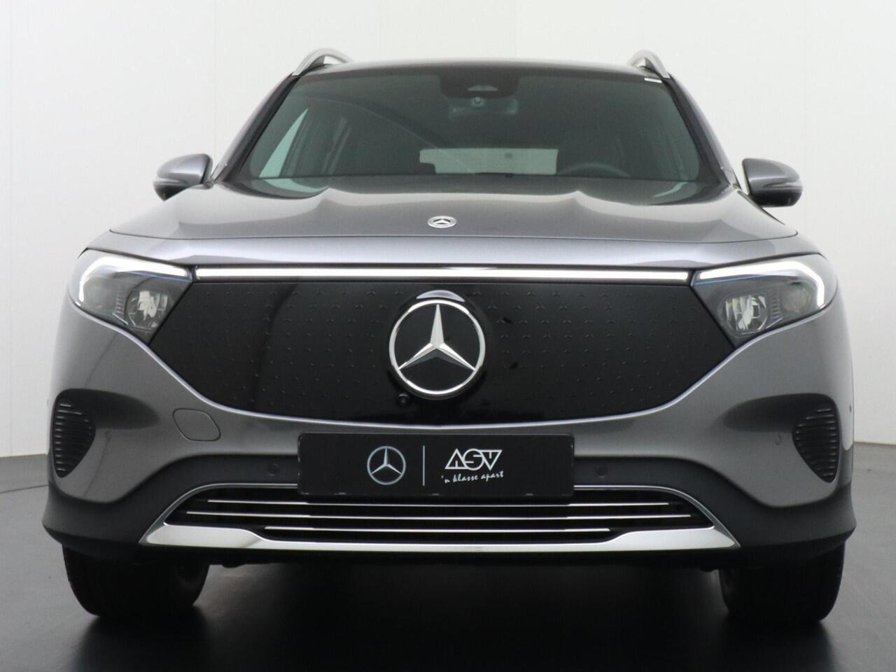 Mercedes-Benz EQB 250+ Business Solution Luxury 7pers. 71 kWh Accu | Distronic Cruise Control | Panorama - Schuifdak | 360° Camera | DAB+ Radio | Voorstoelen Verwarmd | Apple Carplay & Android Auto
