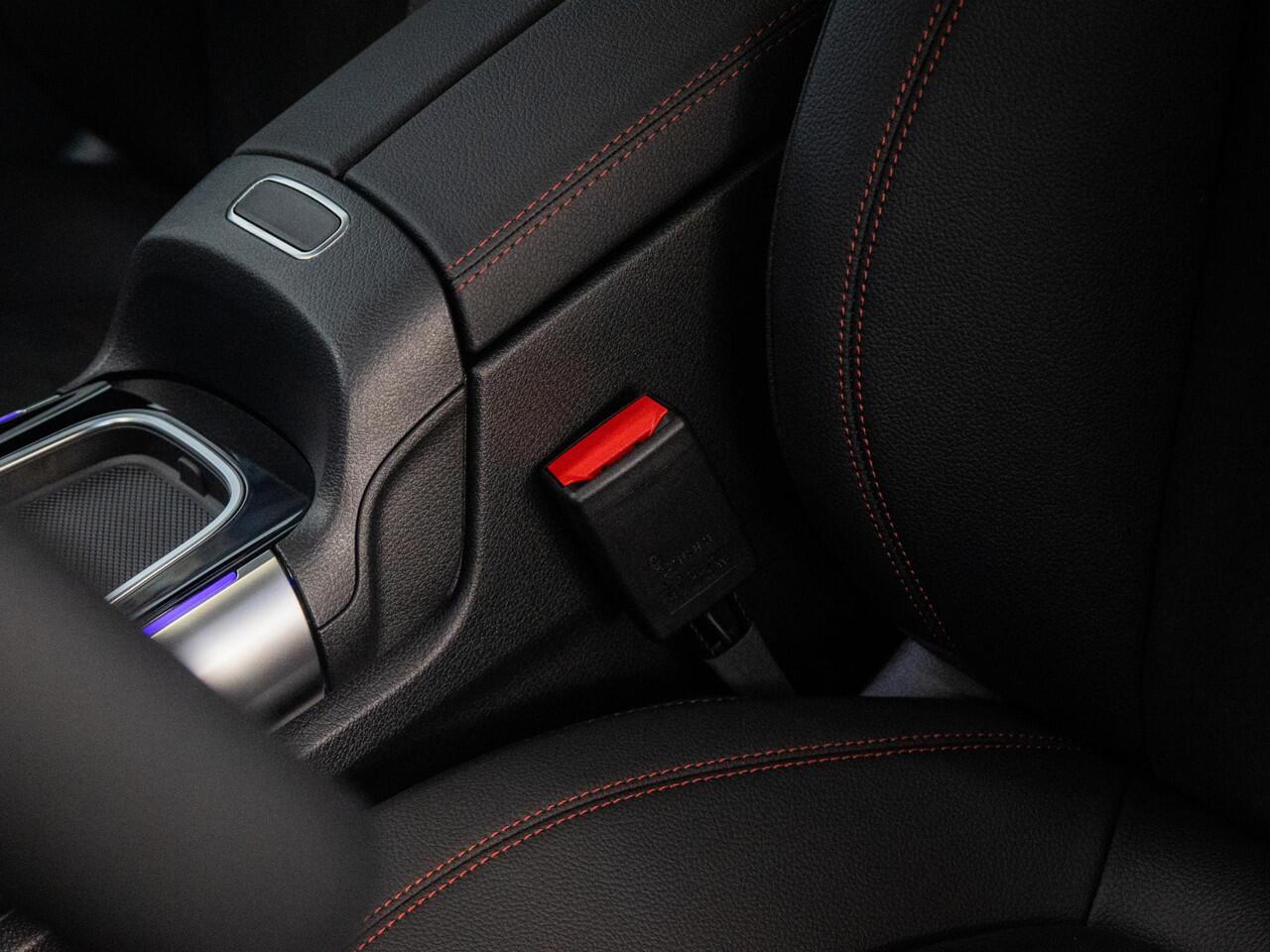 Mercedes-Benz EQB 250+ Business Solution AMG 71 kWh Panorama dak