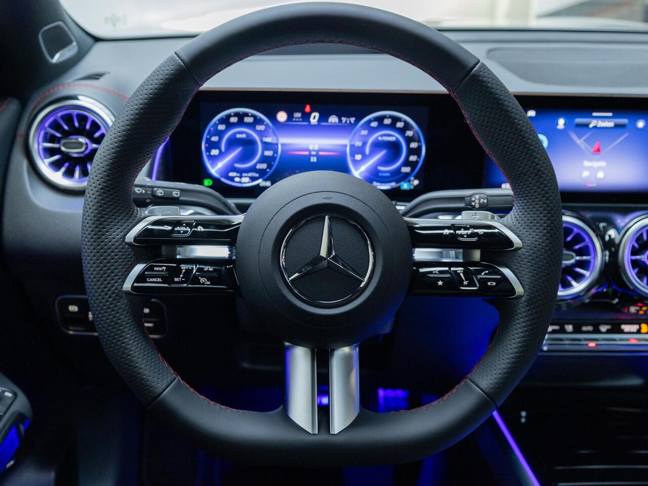 Mercedes-Benz EQB 250+ Business Solution AMG 7p. 71 kWh Panorama dak