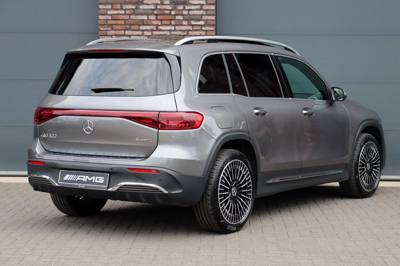 Mercedes-Benz EQB 300 4MATIC AMG Line 71 kWh | Facelift | Panoramadak | Distronic | Memory | Burmester | Keyless Go | Trekhaak | Verwarmd Stuurwiel | Surround Camera | HUD | Augmented Reality |
