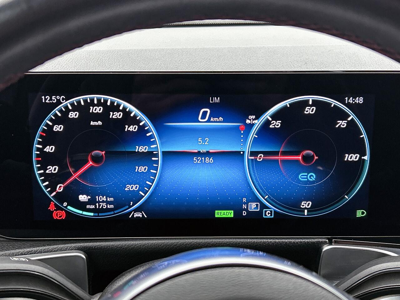 Mercedes-Benz EQB 300 4MATIC AMG Line 67 kWh AMG Line | Stoelverwarming | Ledkoplampen | Achteruitrijcamera | Sfeerverlichting | Dodehoek Assist. Inclusief 24 maanden MB Certified garantie voor Europa.