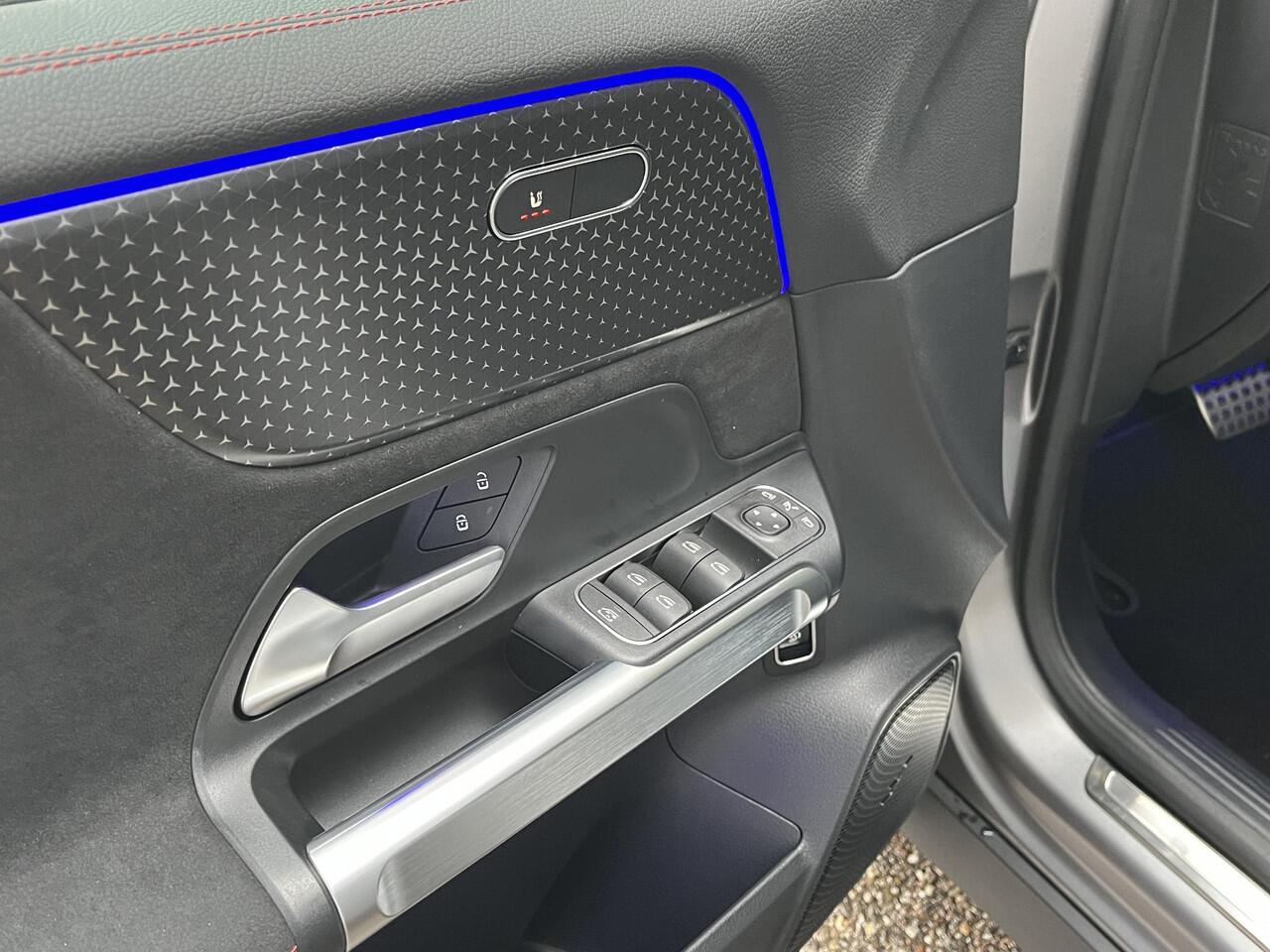 Mercedes-Benz EQB 250+ AMG Line | Mat Grijs | Night Pakket | Panoramadak | Dodehoekassistent | Donkergetint Glas Achter | Apple CarPlay | Android Auto | Advanced Sound System | Sfeerverlichting | Stoelverwarming | Verschuifbare Achterstoelen