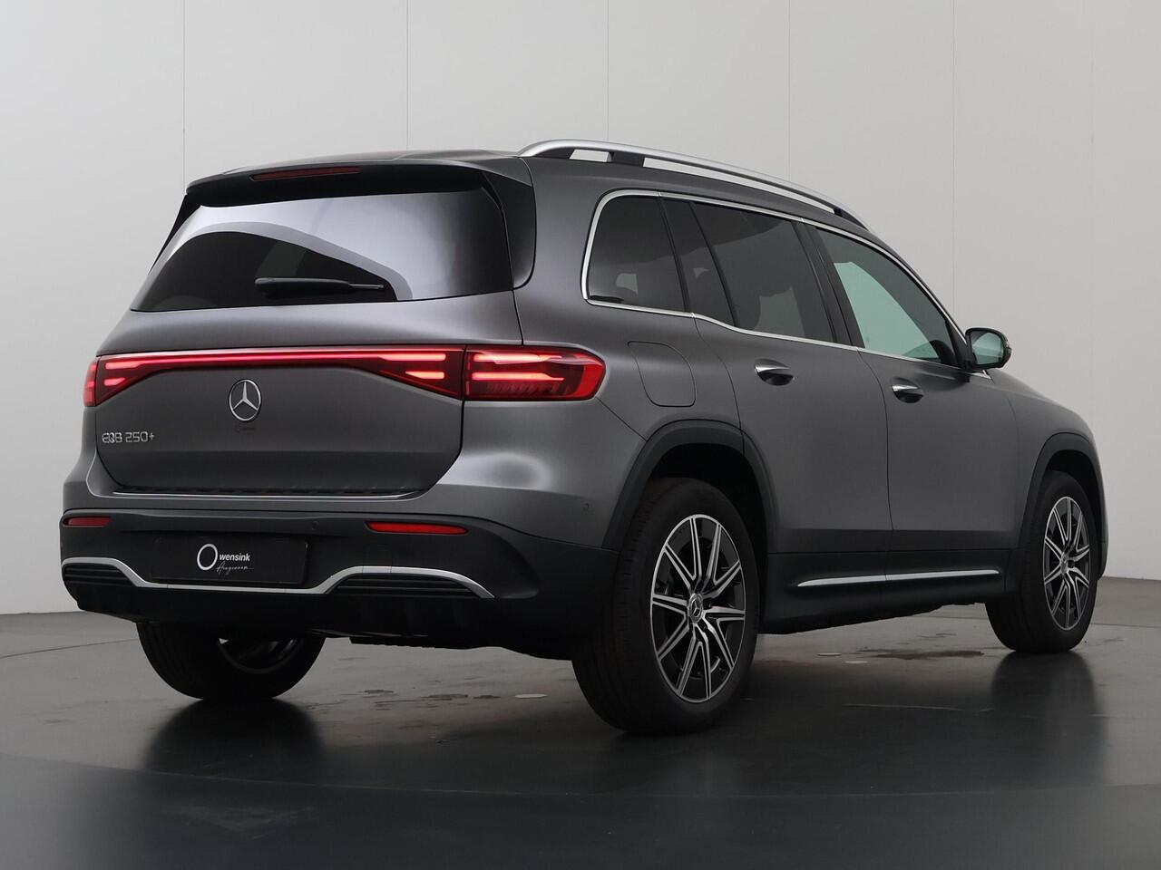 Mercedes-Benz EQB 250+ AMG Line 71 kWh | Panoramaschuifdak| 360-Camera | Dodehoekassistent | DAB+ | Led-Koplampen