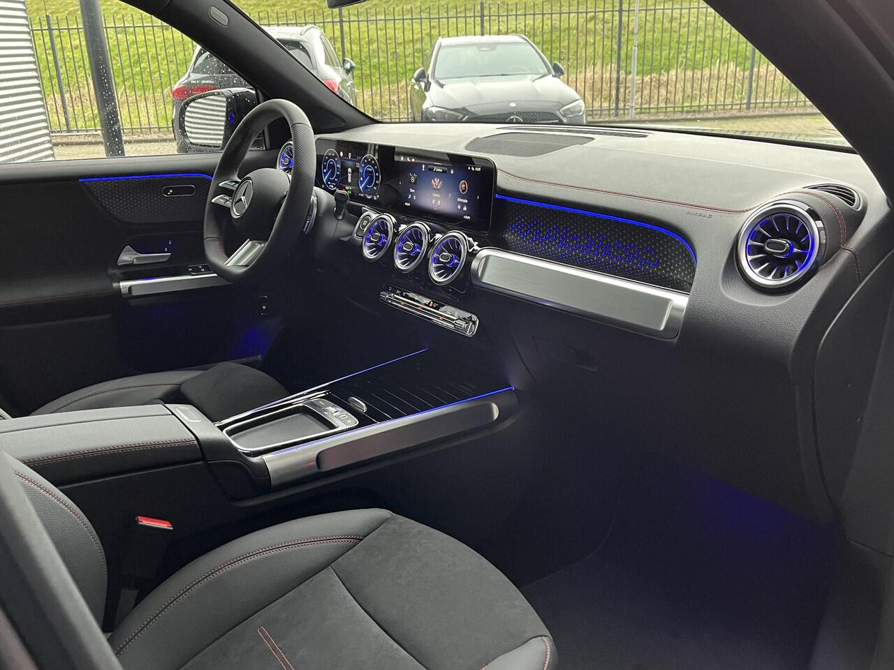 Mercedes-Benz EQB 250+ AMG Line | Mat Grijs | Night Pakket | Panoramadak | Dodehoekassistent | Donkergetint Glas Achter | Apple CarPlay | Android Auto | Advanced Sound System | Sfeerverlichting | Stoelverwarming | Verschuifbare Achterstoelen