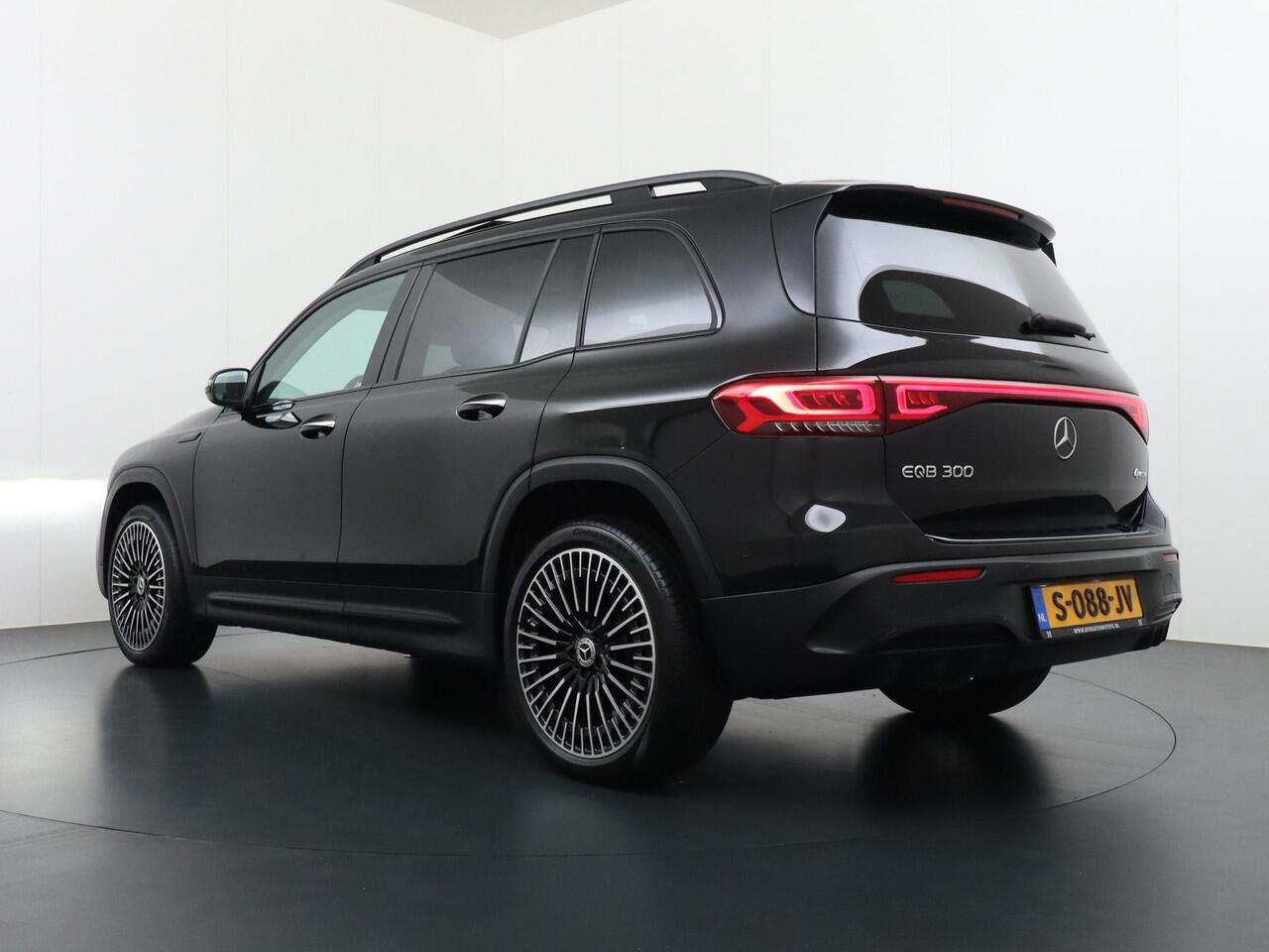 Mercedes-Benz EQB 300 4MATIC AMG Line 67 kWh CAMERA | PANO | RIJKLAARPRIJS INCL. 12 MND. BOVAGGARANTIE