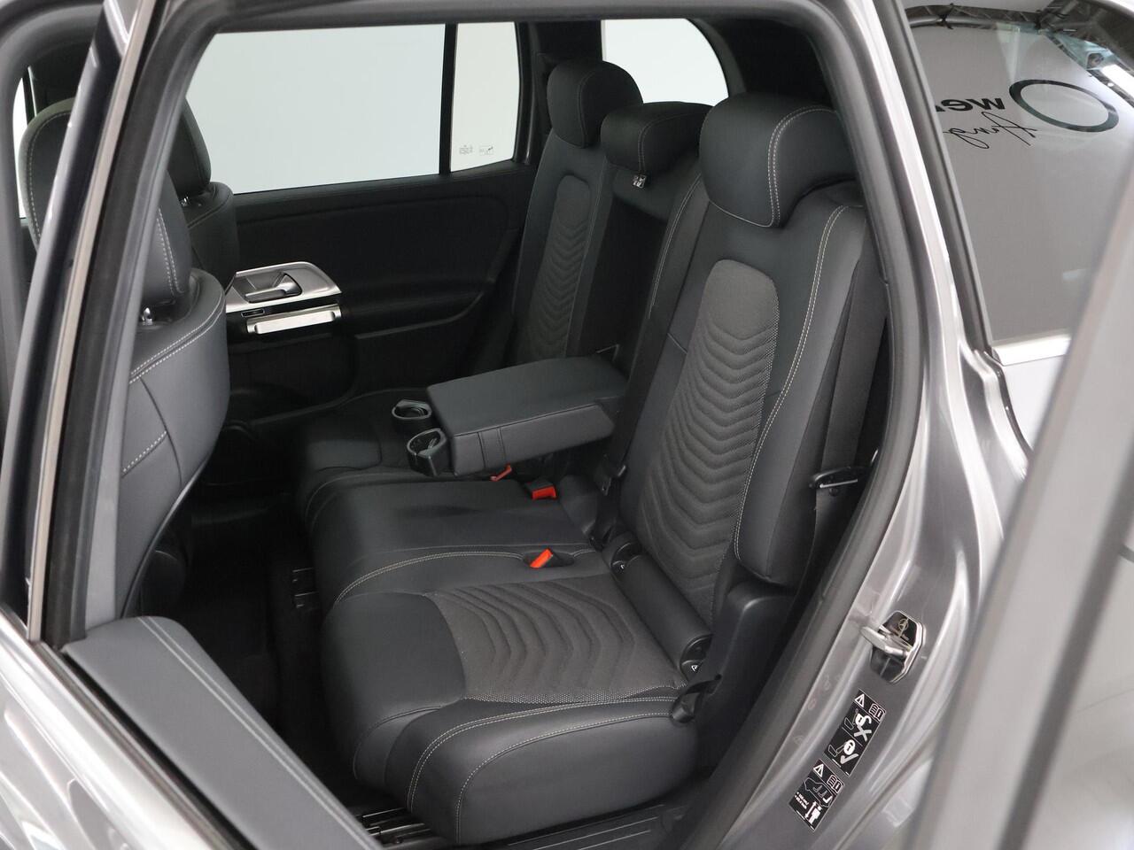 Mercedes-Benz EQB 250+ Business Line 7persoons 71 kWh | Panoramadak | Sfeerverlichting | Stoelverwarming |