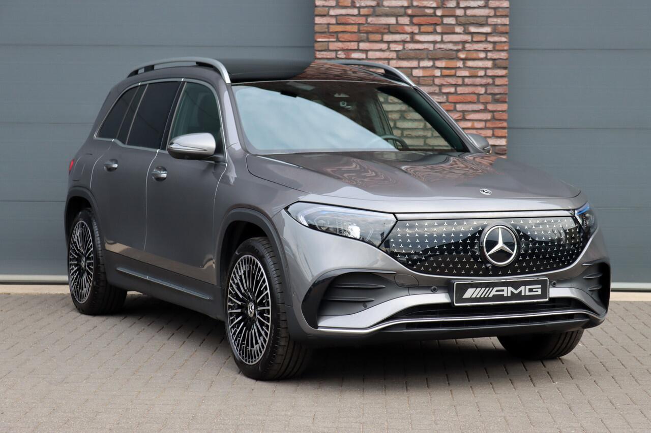 Mercedes-Benz EQB 300 4MATIC AMG Line 71 kWh | Facelift | Panoramadak | Distronic | Memory | Burmester | Keyless Go | Trekhaak | Verwarmd Stuurwiel | Surround Camera | HUD | Augmented Reality |