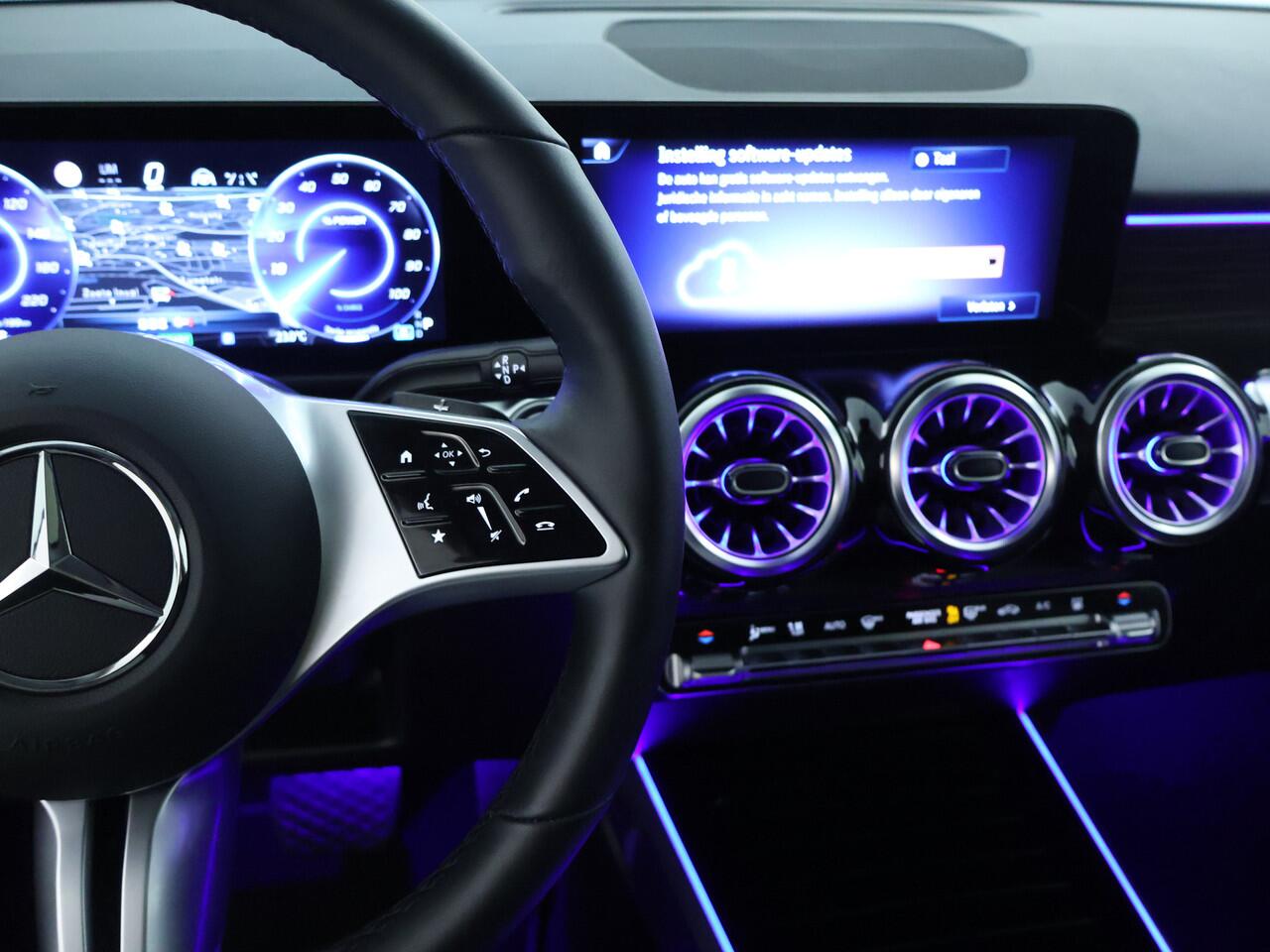 Mercedes-Benz EQB 300 4-MATIC Luxury Line | Trekhaak af fabriek| Panorama Schuif-Kanteldak | Adaptieve Cruise i.c.m Rijass.Pakket | 360°-Camera | Sfeerverlichting | Winter pakket: Stuur en Stoelverwarming| Inclusief 24 maanden MB Certified garantie voor Europa.