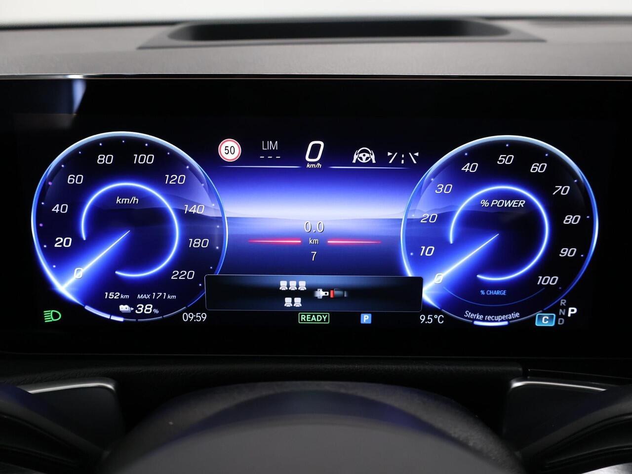 Mercedes-Benz EQB AMG Line 71 kWh | Panoramadak | Dodehoek Assistent | 360 Camera | Burmester | Apple Carplay/Android Auto | Elektrische Stoelen met Memory |