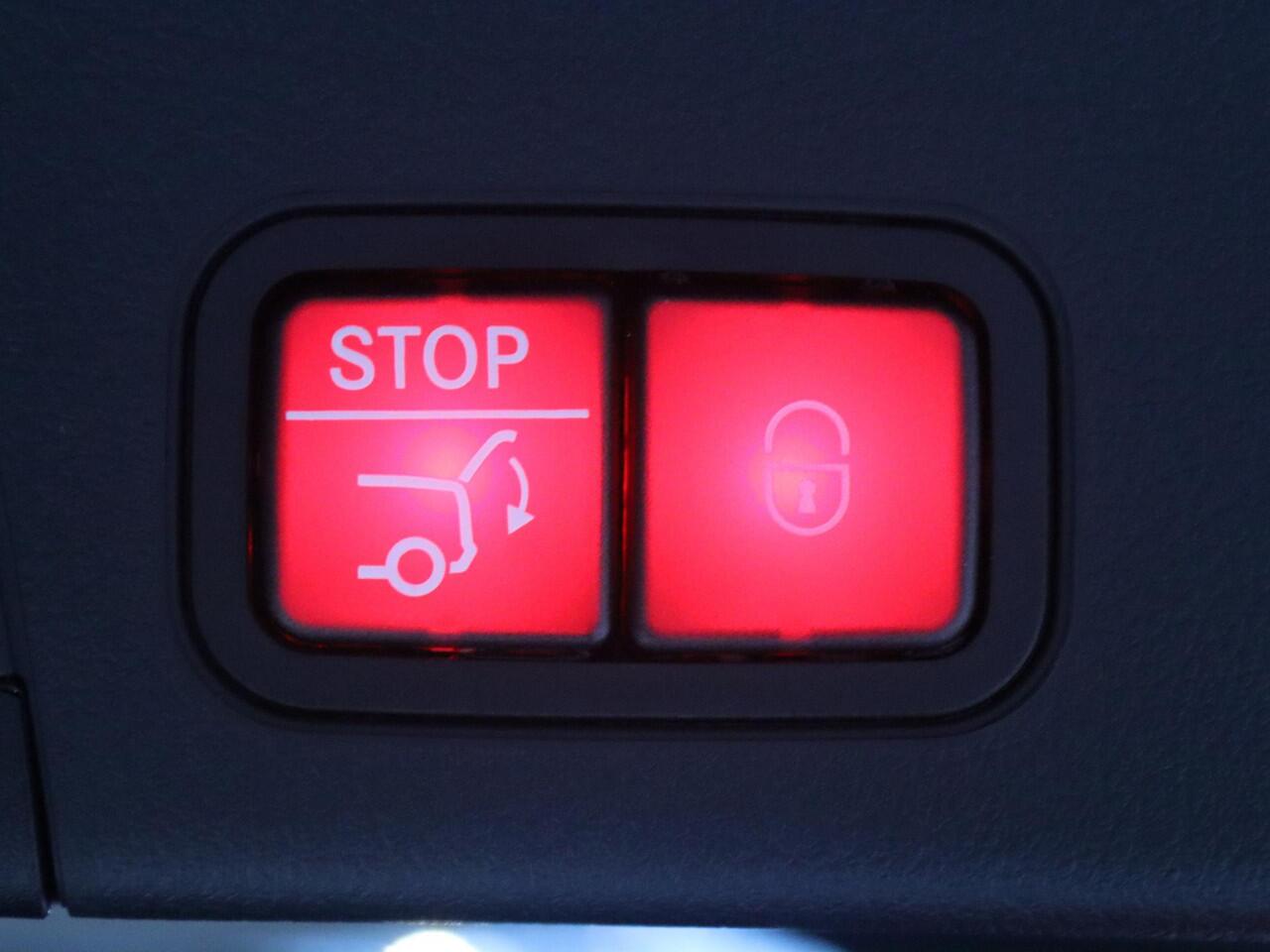 Mercedes-Benz EQB 250+ AMG Line 71 kWh | Premium Pakket | Rij-assistentiepakket | Nightpakket | Winterpakket | Panorama-schuifdak | Verstelbare Demping |