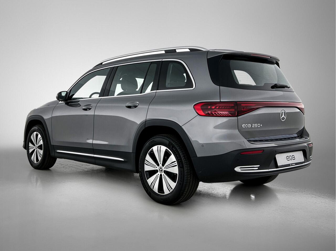 Mercedes-Benz EQB 250+ Business Solution 7p. 71 kWh | Parkeerpakket met achteruitrijcamera | EASY PACK achterklep | Sfeerverlichting | Verwarmde stoelen vooraan | Extra USB-poorten | Zitcomfortpakket | Licht- en zicht pakket |