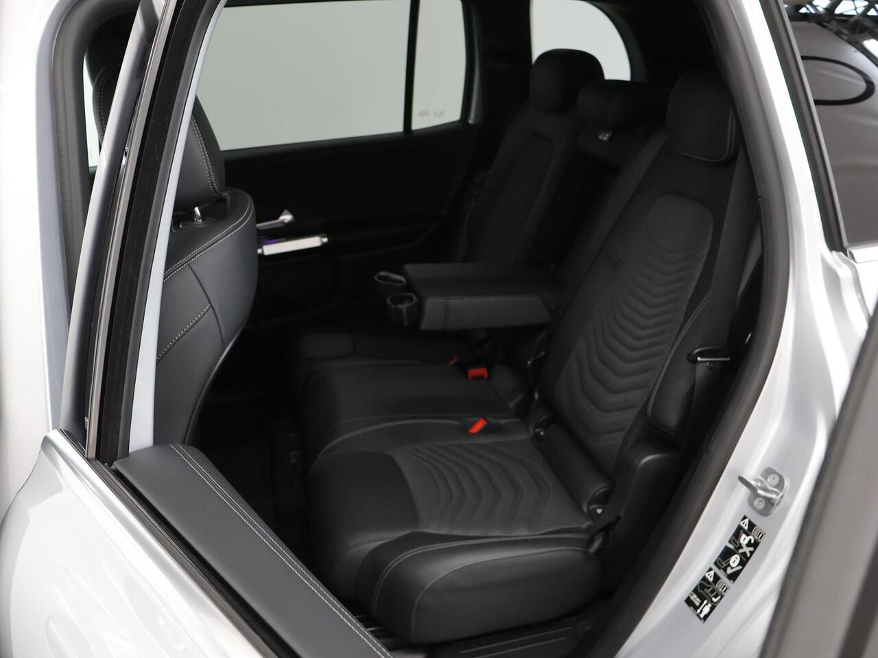 Mercedes-Benz EQB 250 Business Line 7persoons 67 kWh | Stoelverwarming | LED koplampen | Dakrails | Achteruitrijcamera |