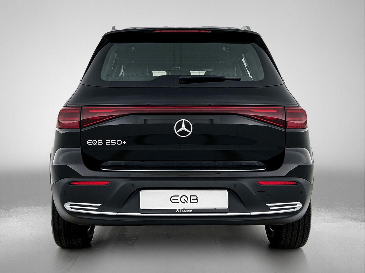 Mercedes-Benz EQB 250+ Business Solution 71 kWh | Parkeerpakket met achteruitrijcamera | Verwarmde stoelen voor | Extra USB-poorten | EASY PACK achterklep | Zitcomfortpakket | Sfeerverlichting | Licht- en zicht pakket |