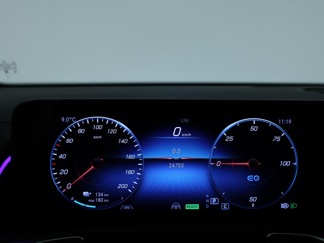 Mercedes-Benz EQB 300 4MATIC AMG Line 7p. 67 kWh | KEYLESS-GO comfort pakket | Stoelverwarming vooraan | MBUX augmented reality voor navigatie | Inclusief 48 maanden MB Certified garantie voor Europa.