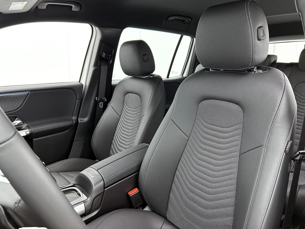 Mercedes-Benz EQB 250+ Business Solution 71 kWh | Widescreen display | Extra USB-poorten | EASY PACK achterklep | Sfeerverlichting | Parkeerpakket met achteruitrijcamera | Stoelverwarming voor |