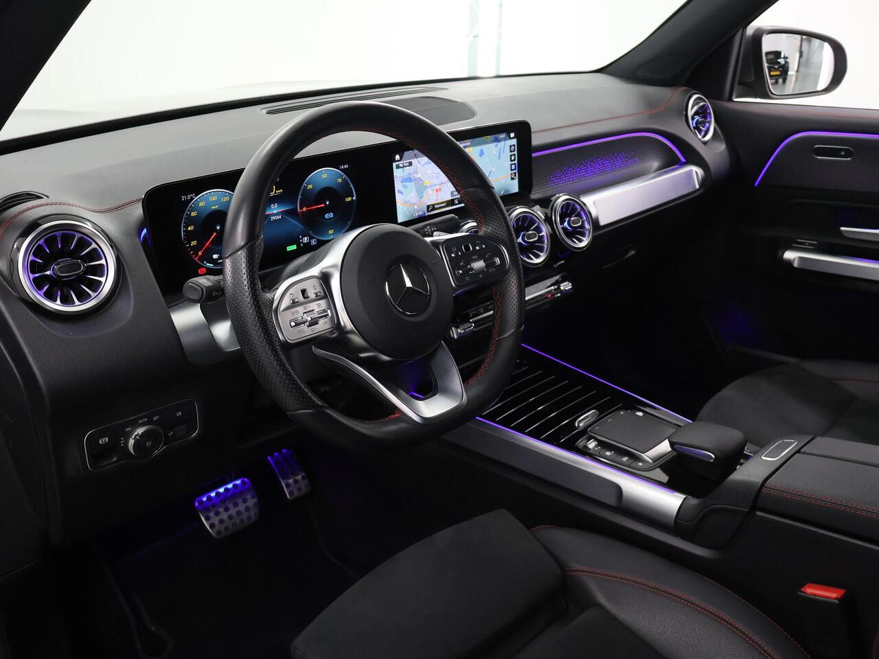 Mercedes-Benz EQB 350 4MATIC AMG Line 67 kWh | Sfeerverlichting | High Performance Led | Stoelverwarming | Apple Carplay