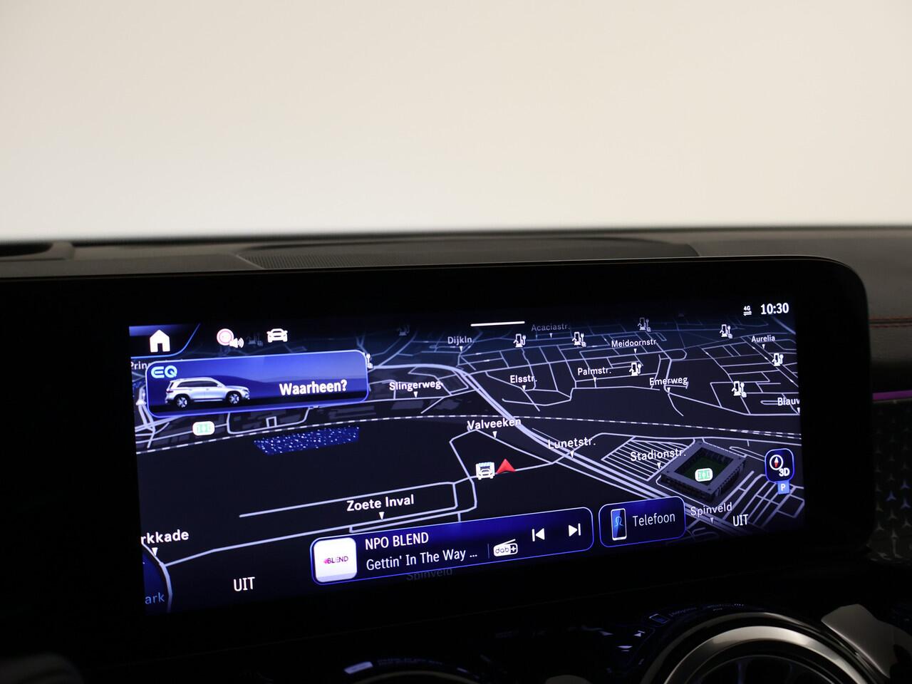 Mercedes-Benz EQB 250+ AMG Line 71 kWh | Head-up display | Parkeerpakket met 360°-camera | KEYLESS-GO comfort pakket | Burmester Surround Sound systeem | EASY PACK achterklep | Extra USB-poorten |