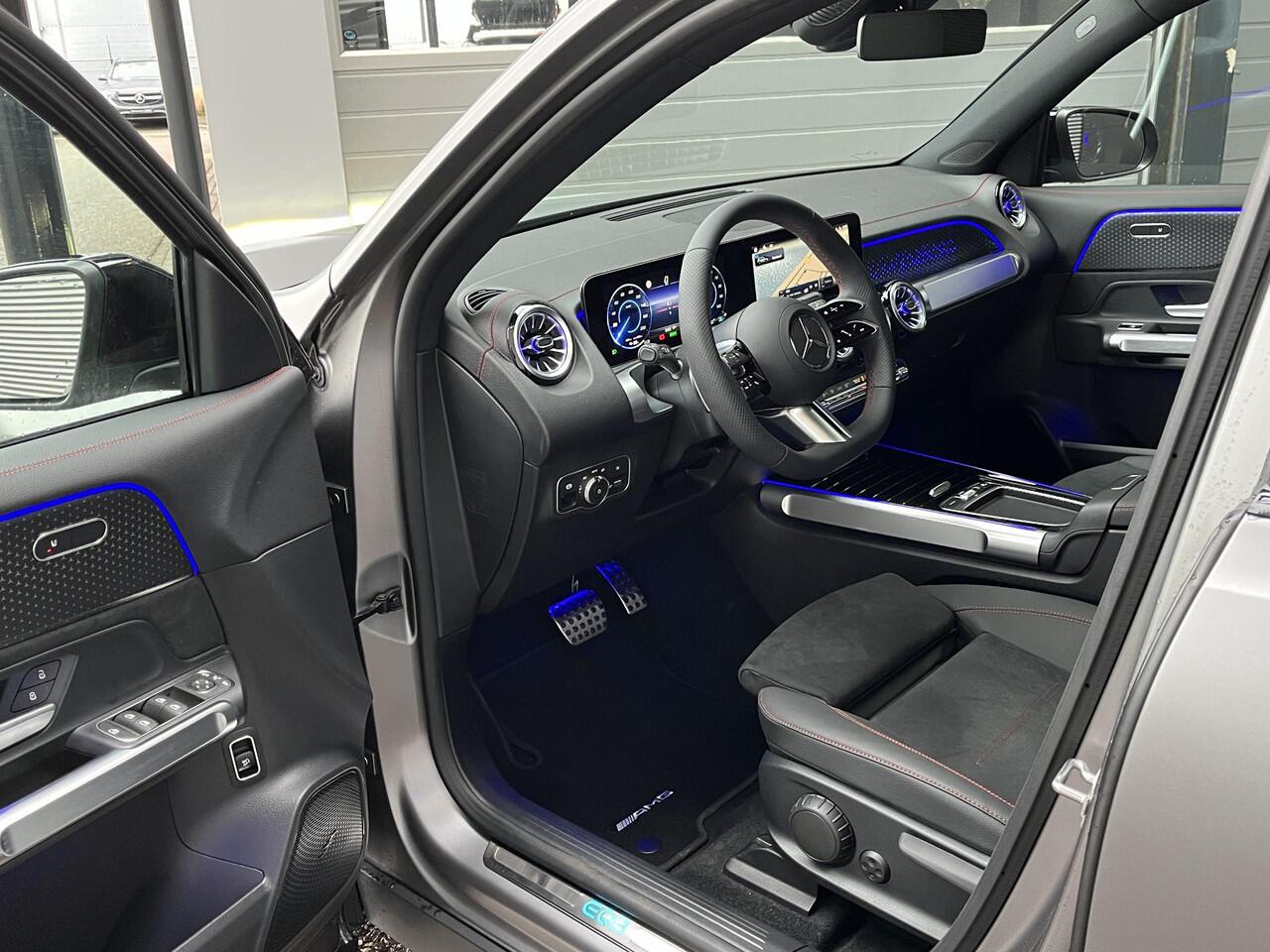 Mercedes-Benz EQB 250+ AMG Line | Mat Grijs | Night Pakket | Panoramadak | Dodehoekassistent | Donkergetint Glas Achter | Apple CarPlay | Android Auto | Advanced Sound System | Sfeerverlichting | Stoelverwarming | Verschuifbare Achterstoelen