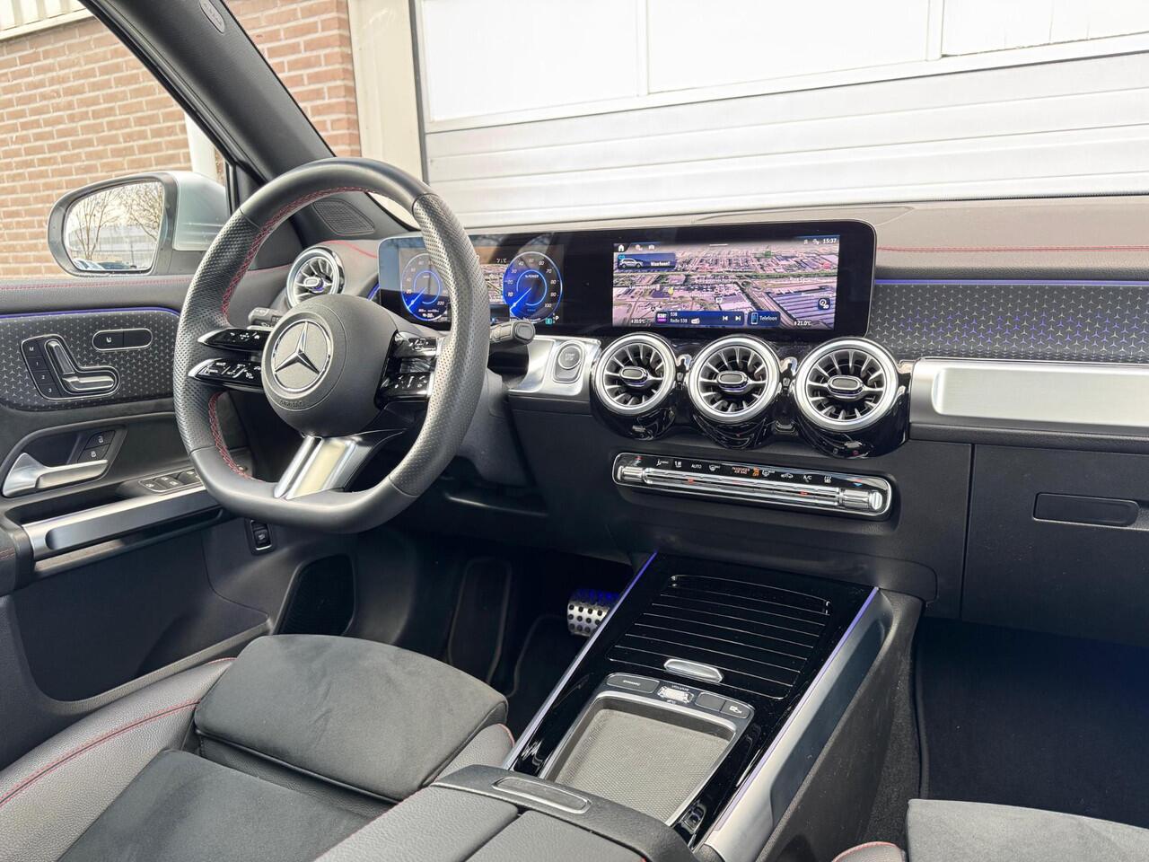 Mercedes-Benz EQB 250+ AMG Line | 7 Zits! | Panoramadak | Achteruitrijcamera | Memorystoelen Verwarmd | Sfeerverlichting | Apple & Android Carplay