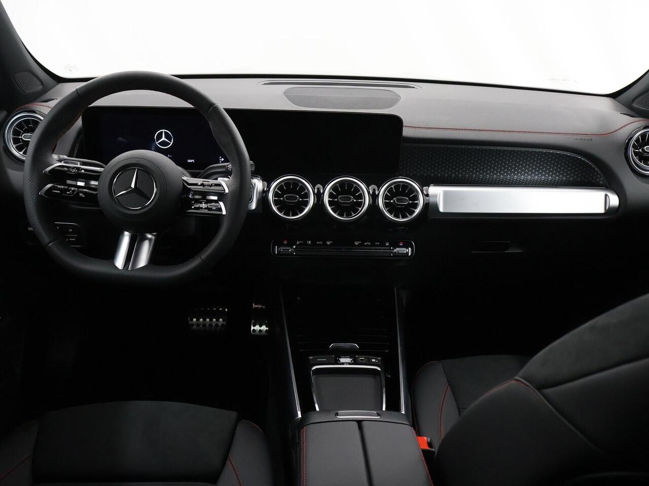 Mercedes-Benz EQB 250+ AMG Line 71 kWh | Night | Panoramadak | Sfeerverlichting | Stoelverwarming | 360 camera |