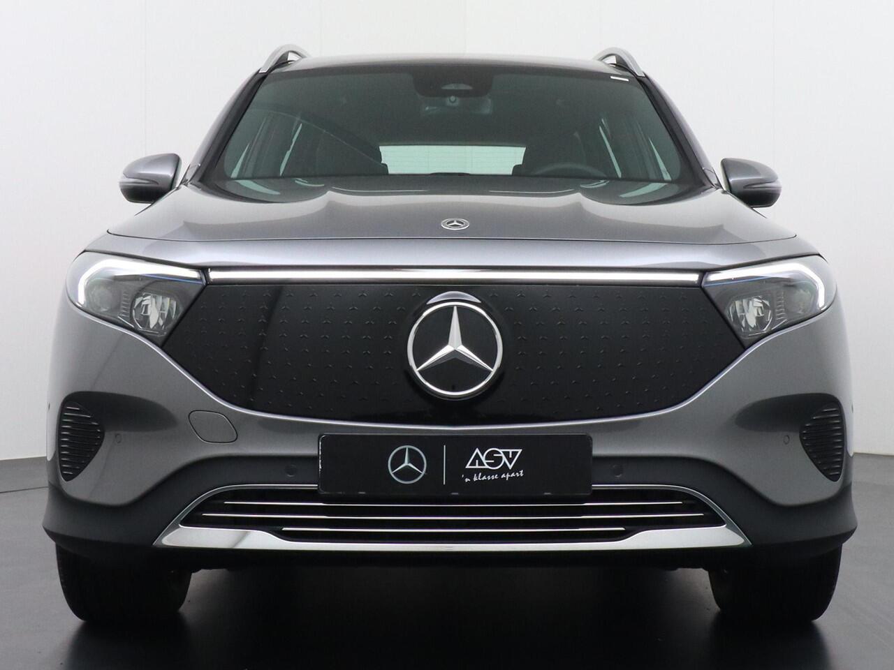 Mercedes-Benz EQB 250+ Business Solution Luxury 71 kWh Accu | Distronic Cruise Control | Panorama - Schuifdak | Memorystoelen | Trekhaak Wegklapbaar | Apple Carplay & Android Auto | DAB+ Radio