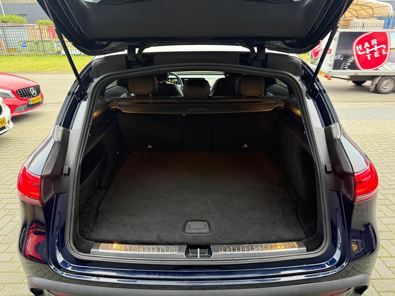 Mercedes-Benz EQC 400 4MATIC AMG Line 80 kWh | 2E EIGENAAR | 12MND GARANTIE | ACC | TREKHAAK | NL AUTO |