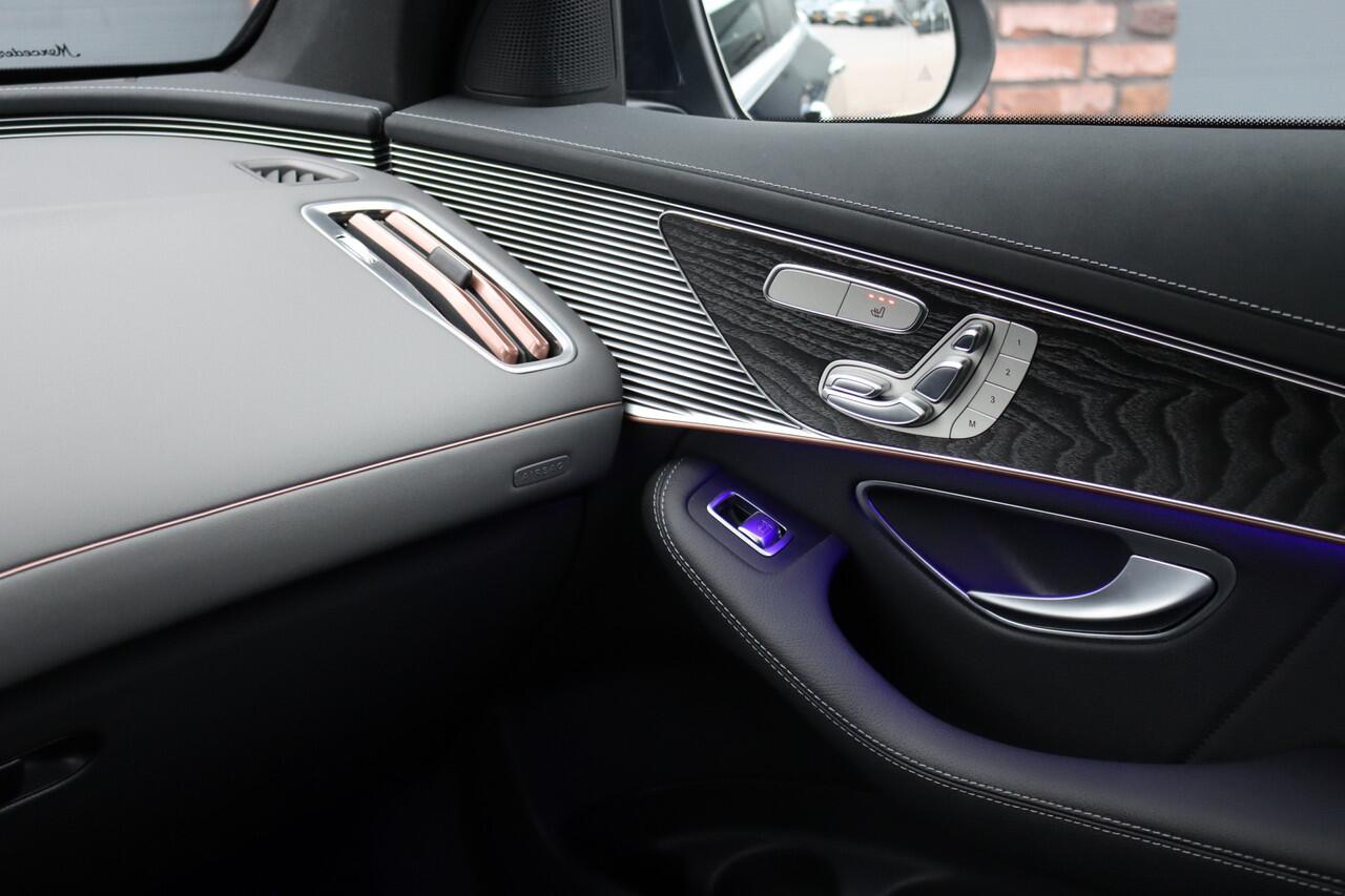 Mercedes-Benz EQC 400 4MATIC AMG Line 80 kWh | Netto 41.000,- | Schuifdak | Distronic+ | HUD | Memory | Camera | Keyless Go | Rijassistentiepakket | Advanced Sound System | Zonnerollo's |