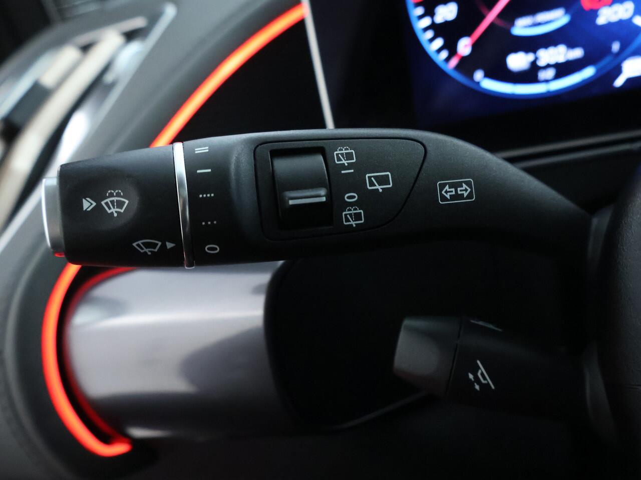 Mercedes-Benz EQC 400 4-MATIC Business Solution AMG 80 kWh | Rijassistentie Pack | Schuifdak | Burmester® | Head up | Sfeerverlichting | Memory | Keyless Go | Inclusief 48 maanden Mercedes-Benz Certified garantie voor Europa.