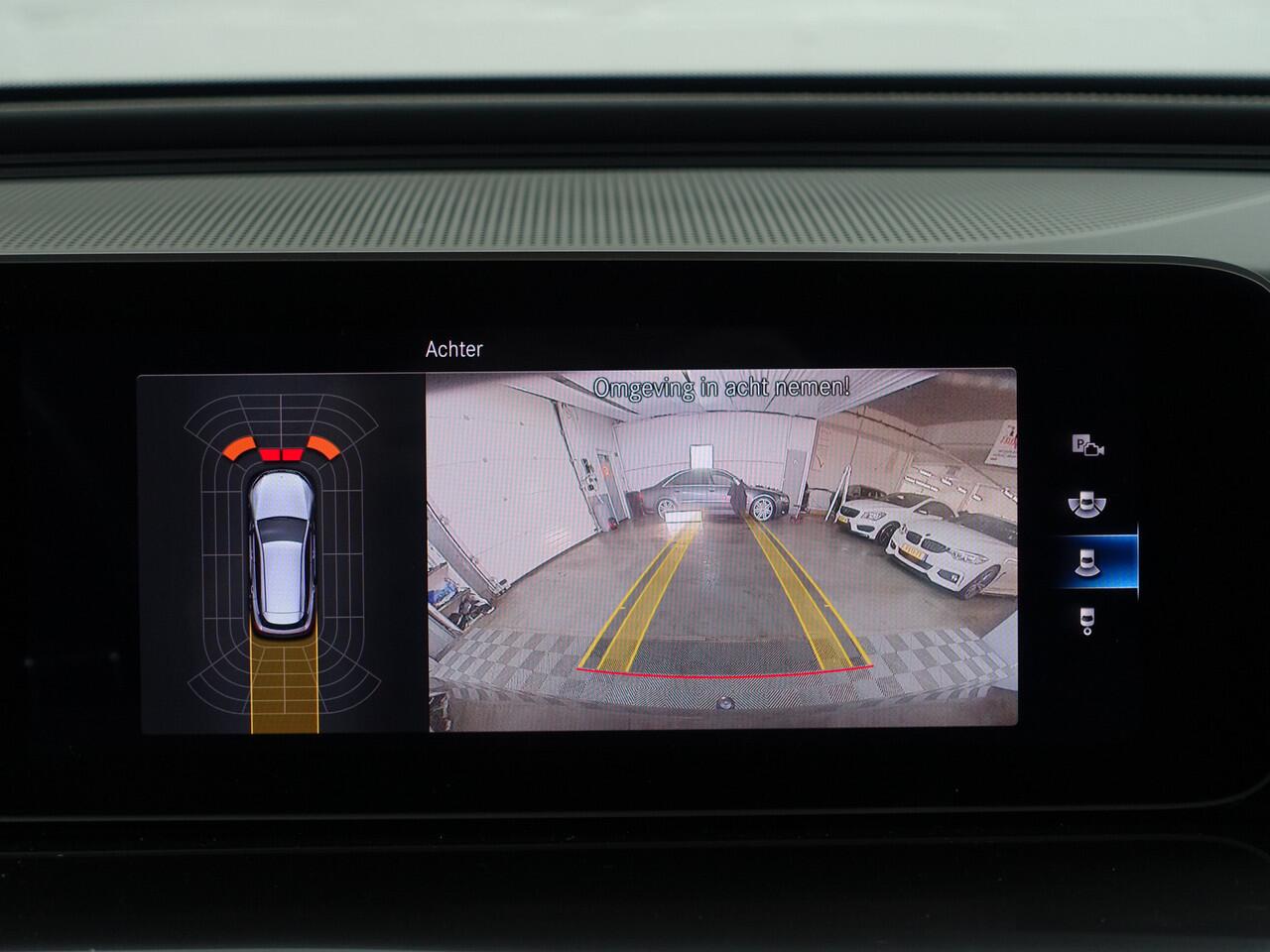 Mercedes-Benz EQC 400 4MATIC Business Solution Luxury 80 kWh- NAP 31dkm, Schuifdak, Sfeerverlichting, Trekhaak, Ada Cruise