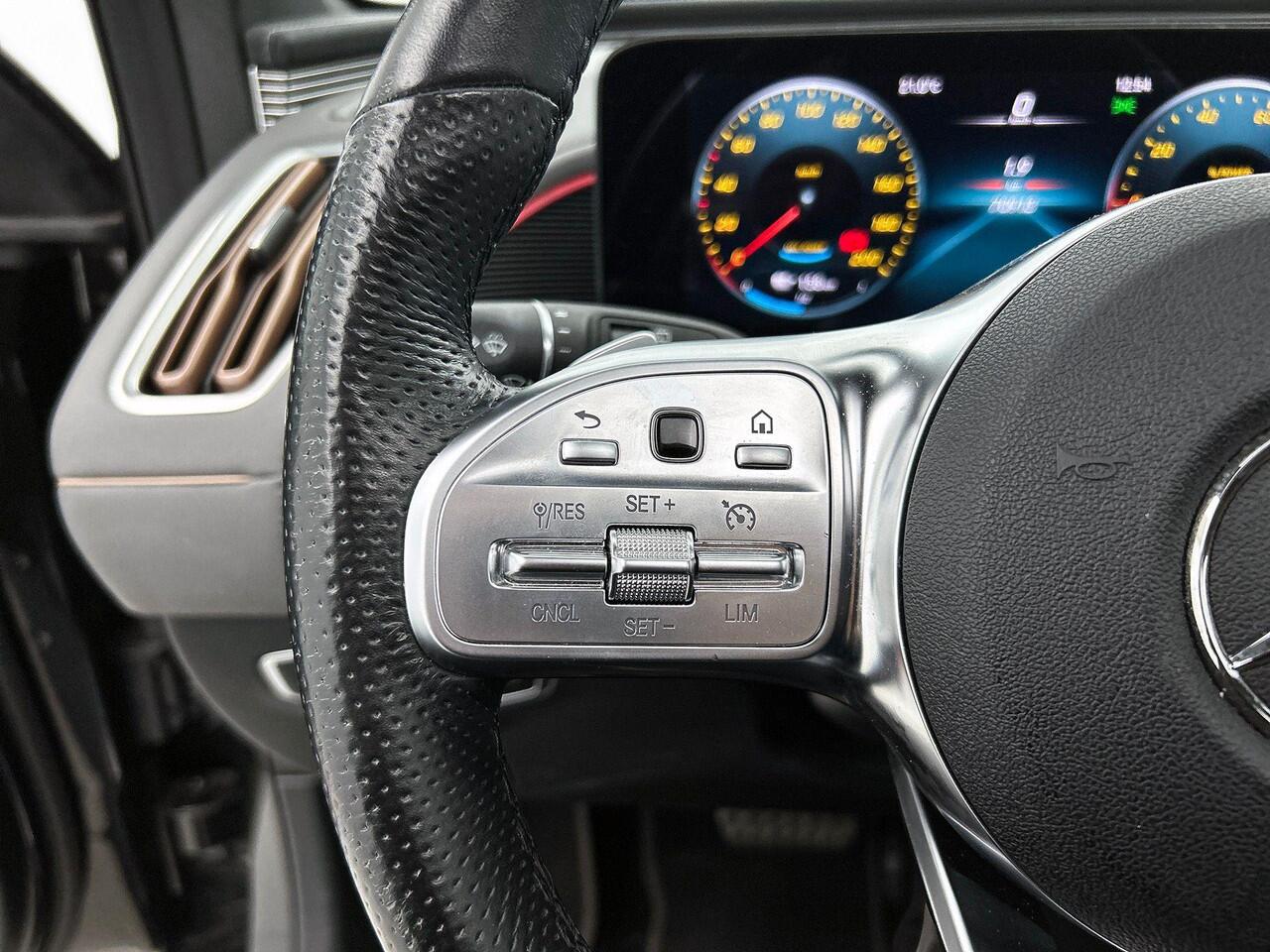 Mercedes-Benz EQC 400 4MATIC AMG Premium 80 kWh BLACK-LINE | TREKHAAK | SCHUIFDAK | EL. ACHTERKLEP