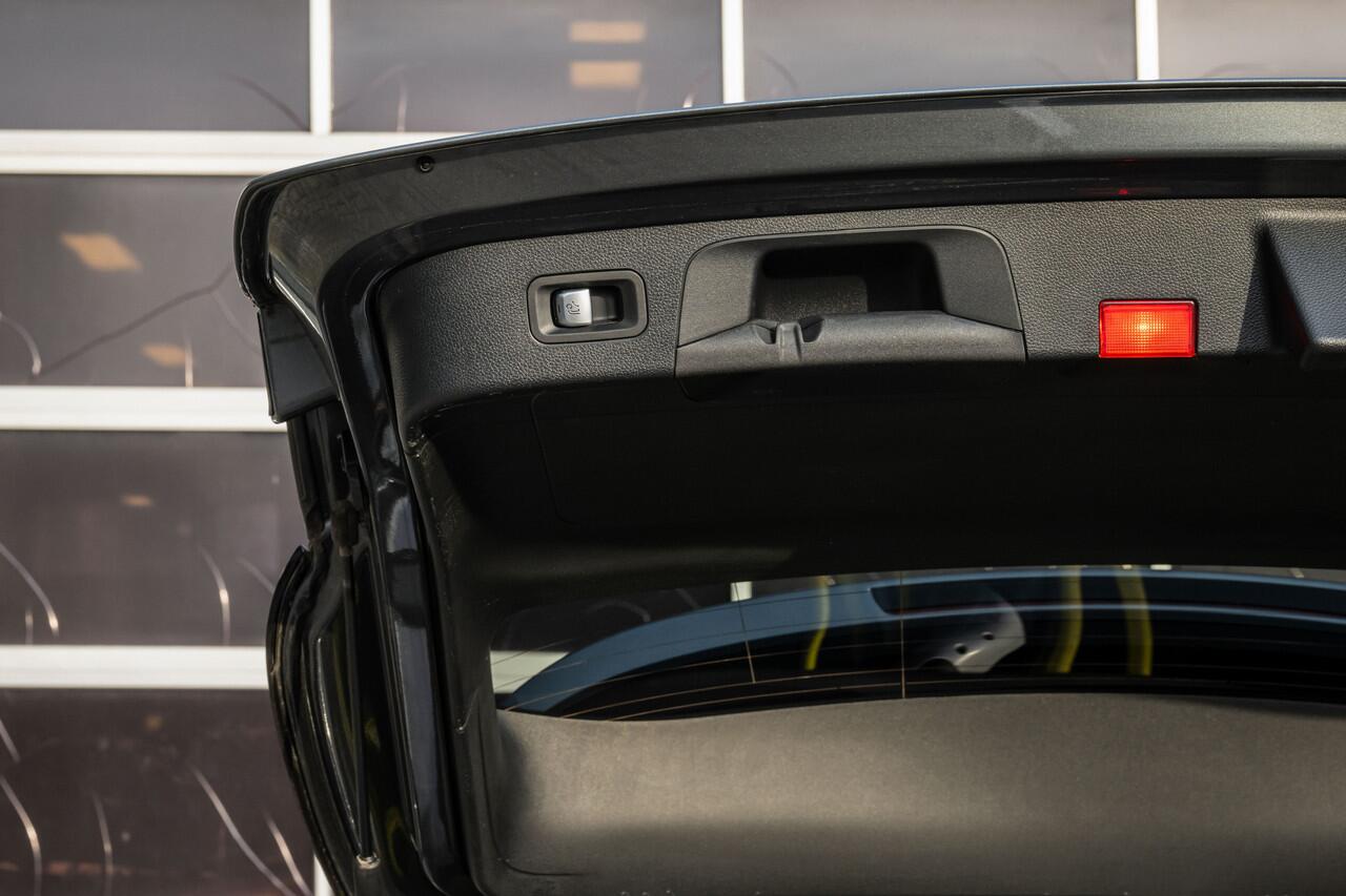 Mercedes-Benz EQC 400 4MATIC Business Solution AMG 80 kWh Head-Up, 360 , Pano, MBUX, 18LM, AMG Interieur, Niveauregeling,