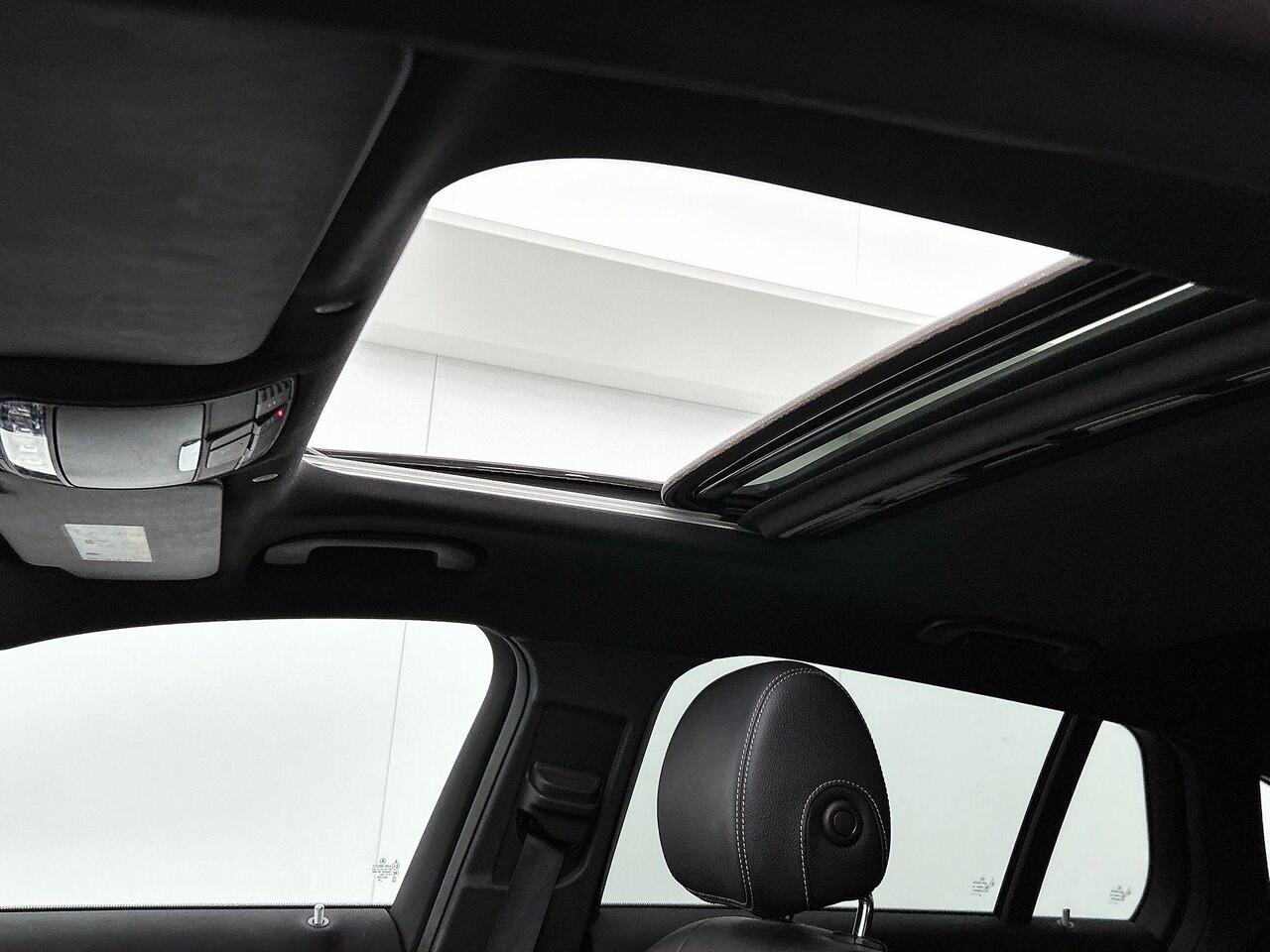 Mercedes-Benz EQC 400 4MATIC AMG Premium 80 kWh BLACK-LINE | TREKHAAK | SCHUIFDAK | EL. ACHTERKLEP