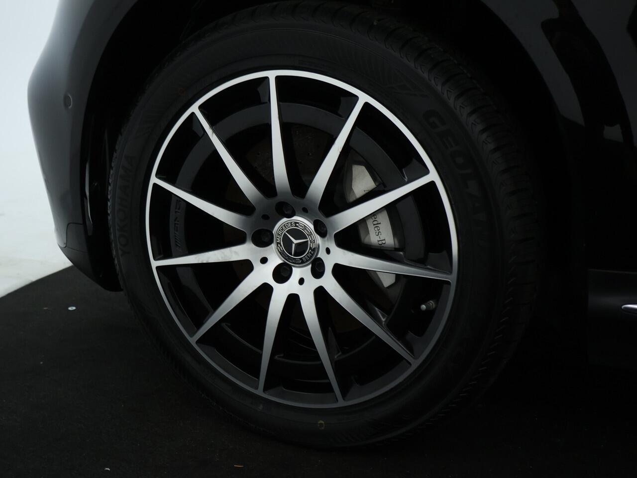 Mercedes-Benz EQC 400 4-MATIC Business Solution AMG 80 kWh | Rijassistentie Pack | Schuifdak | Burmester® | Head up | Sfeerverlichting | Memory | Keyless Go | Inclusief 48 maanden Mercedes-Benz Certified garantie voor Europa.