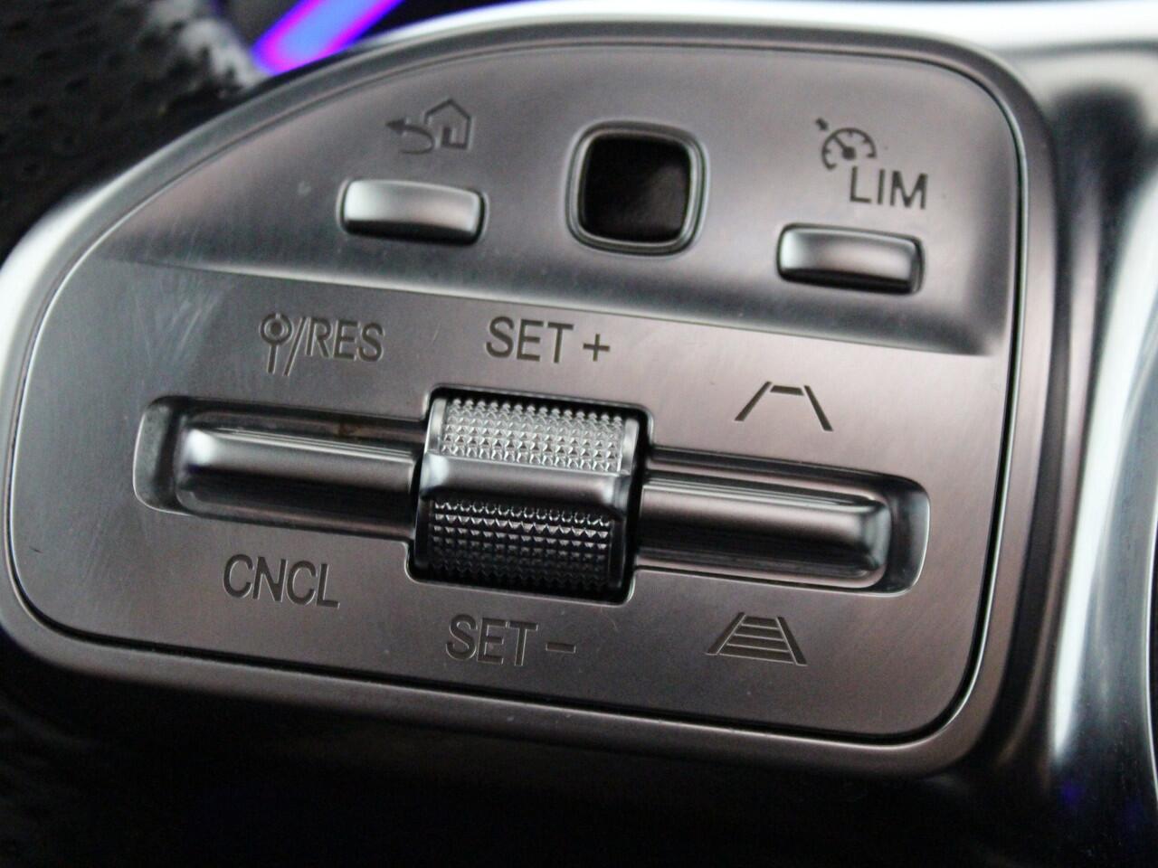 Mercedes-Benz EQC 400 4MATIC Premium Plus 80 kWh | SoH 93% | AMG | Pano | Leder |*