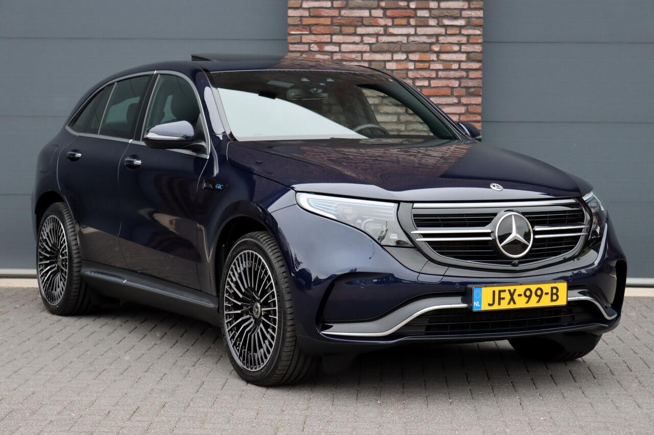 Mercedes-Benz EQC 400 4MATIC AMG Line 80 kWh | Netto 41.000,- | Schuifdak | Distronic+ | HUD | Memory | Camera | Keyless Go | Rijassistentiepakket | Advanced Sound System | Zonnerollo's |
