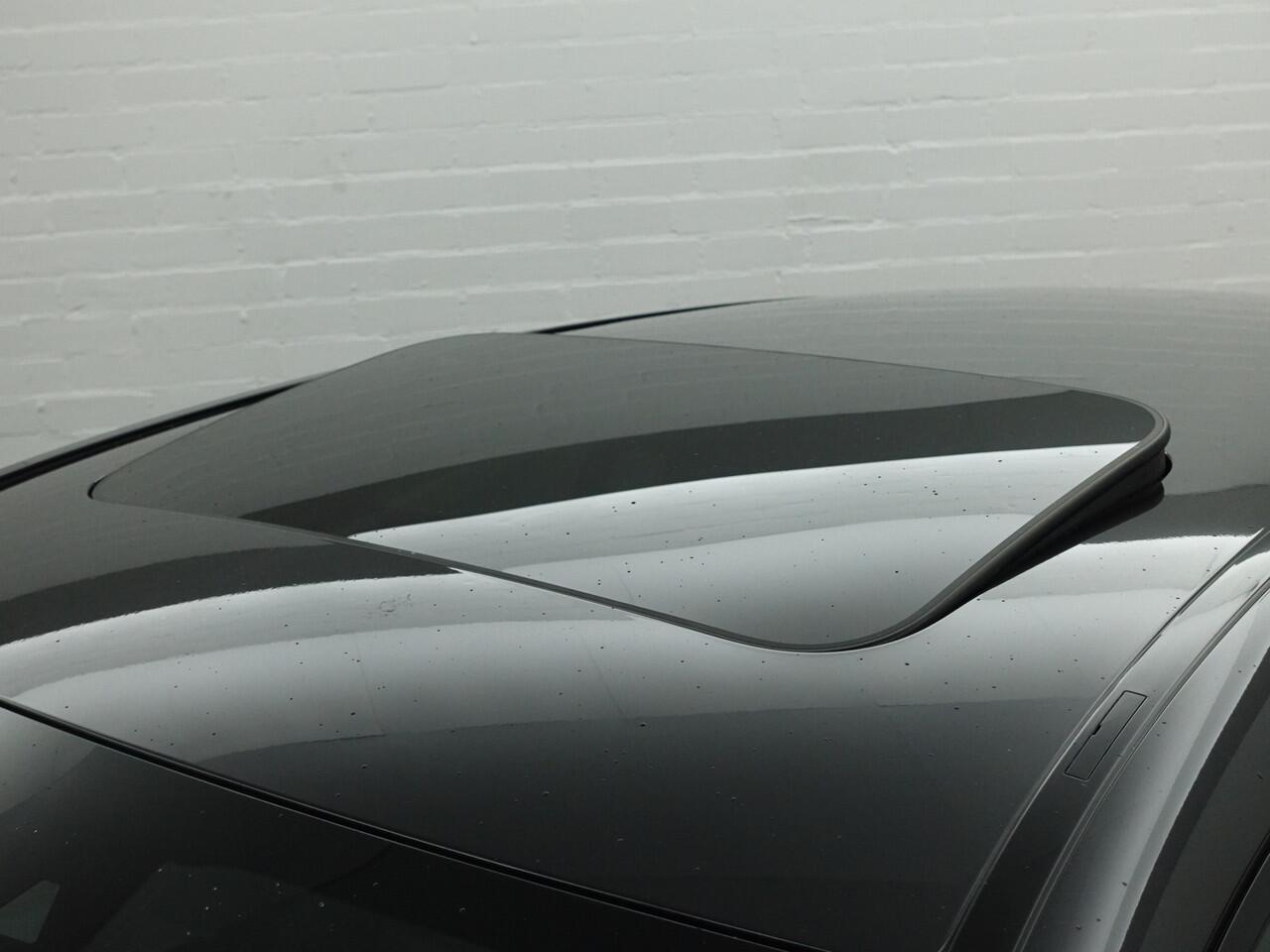 Mercedes-Benz EQC 400 4MATIC Night Edition 80 kWh Aut- Schuifdak, Sfeerverlichting, Standkachel, Park Assist, Park Pilot, Xenon Led, Carplay