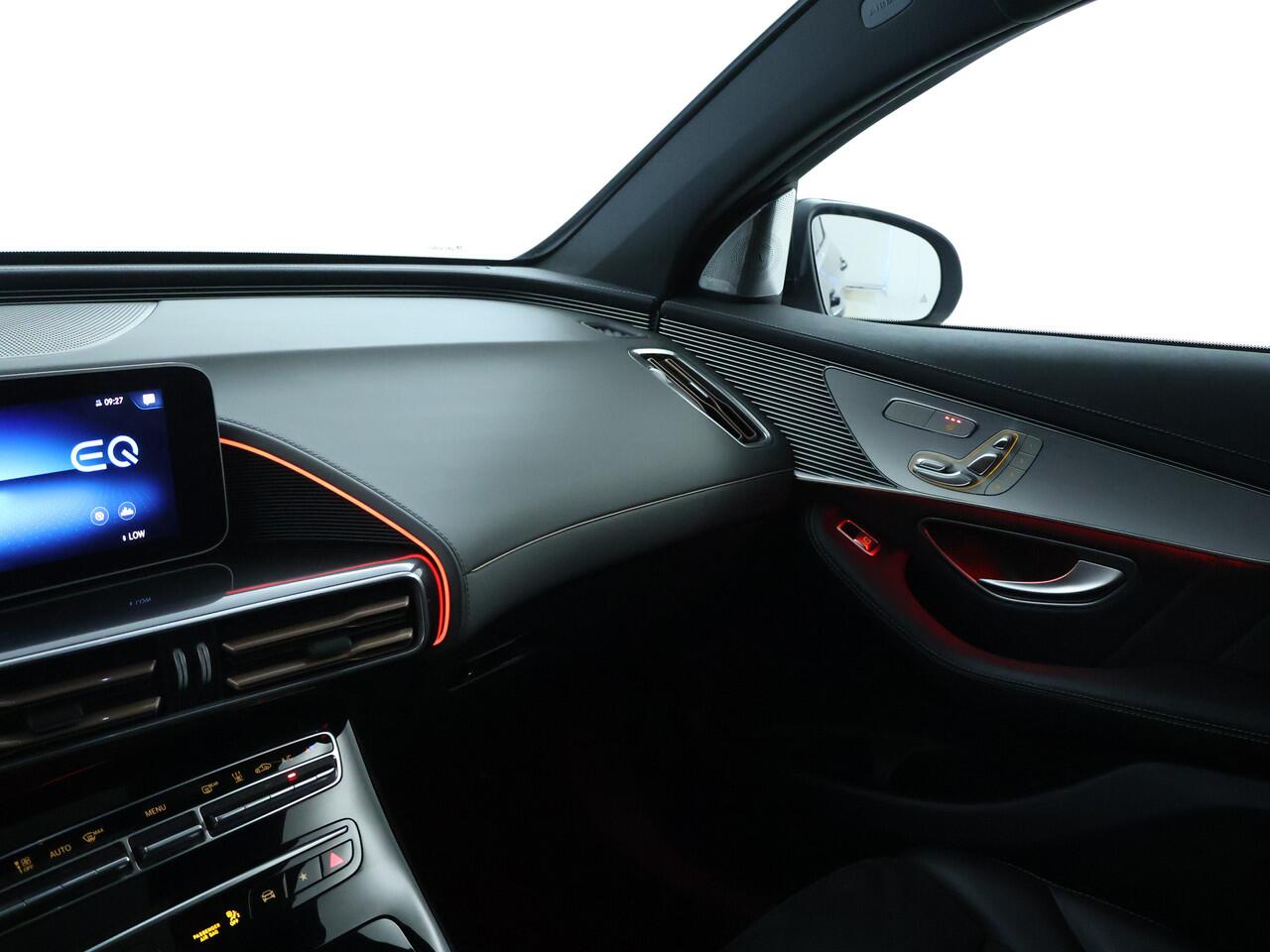 Mercedes-Benz EQC 400 4-MATIC Business Solution AMG 80 kWh | Rijassistentie Pack | Schuifdak | Burmester® | Head up | Sfeerverlichting | Memory | Keyless Go | Inclusief 48 maanden Mercedes-Benz Certified garantie voor Europa.