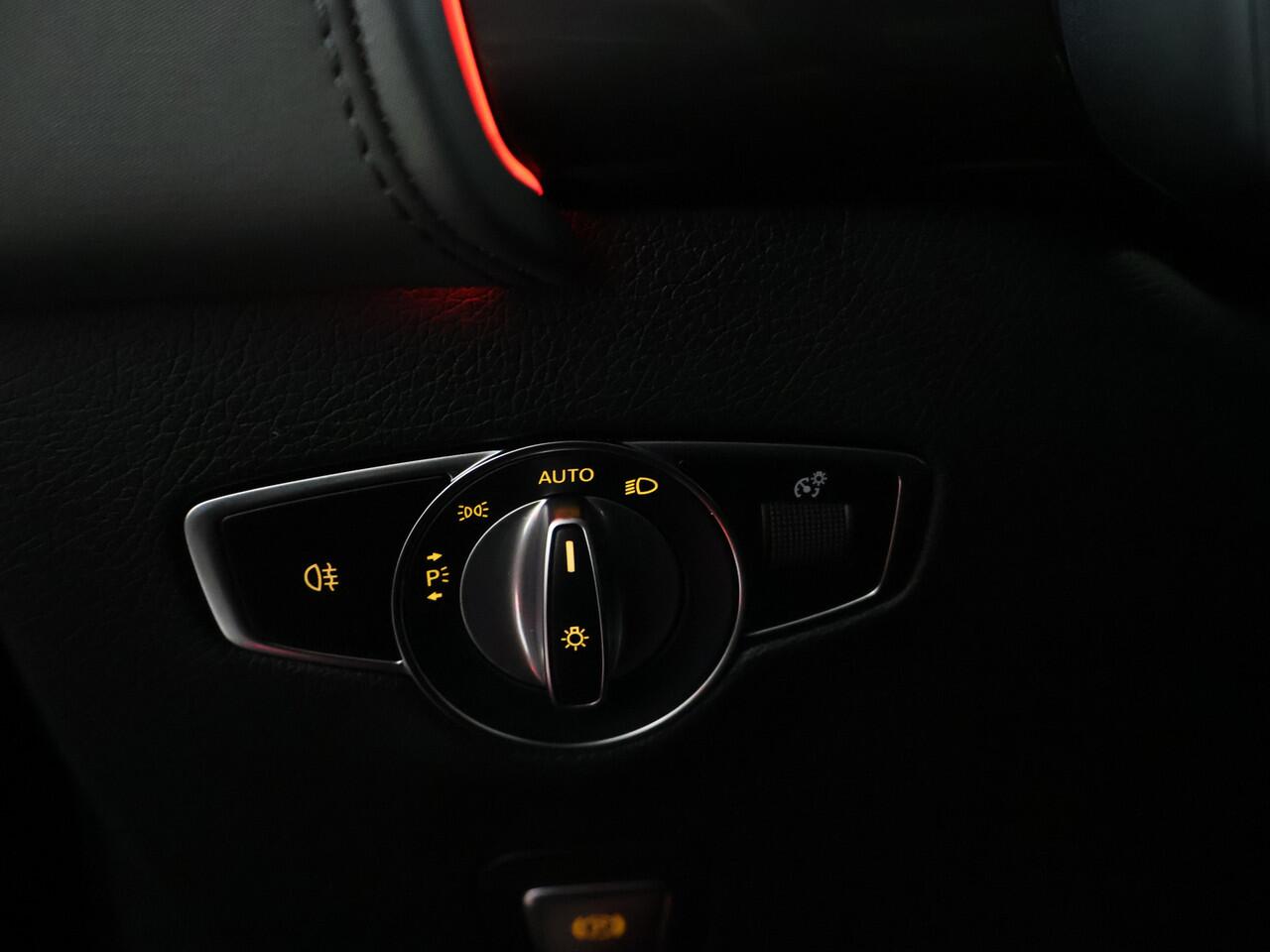 Mercedes-Benz EQC 400 4-MATIC Business Solution AMG 80 kWh | Rijassistentie Pack | Schuifdak | Burmester® | Head up | Sfeerverlichting | Memory | Keyless Go | Inclusief 48 maanden Mercedes-Benz Certified garantie voor Europa.