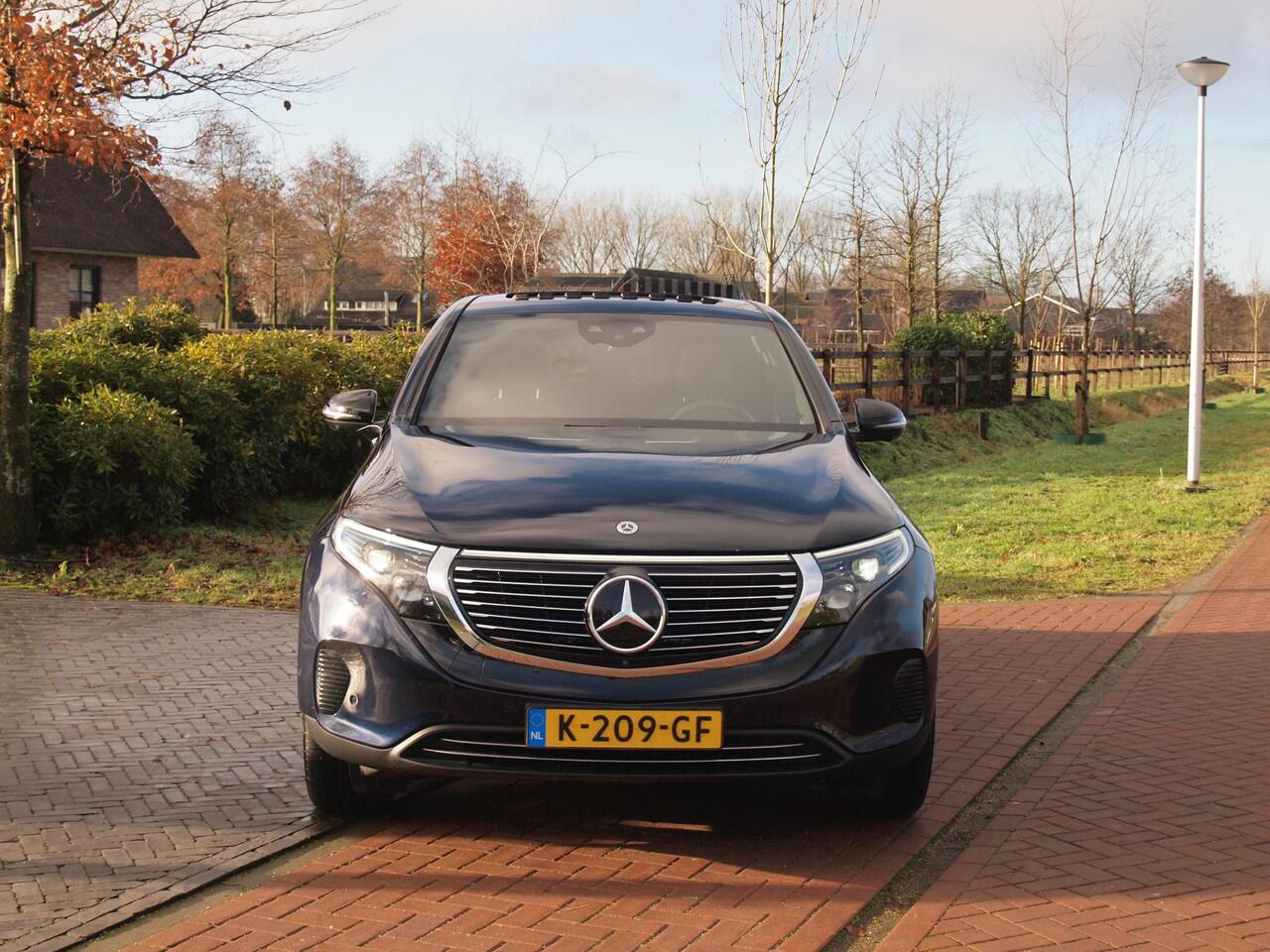 Mercedes-Benz EQC 400 4MATIC Business Solution Luxury 80 kWh | SOH 94% | Head-Up Display | Burmester Audio | 360 Camera | Schuifdak | Trekhaak |