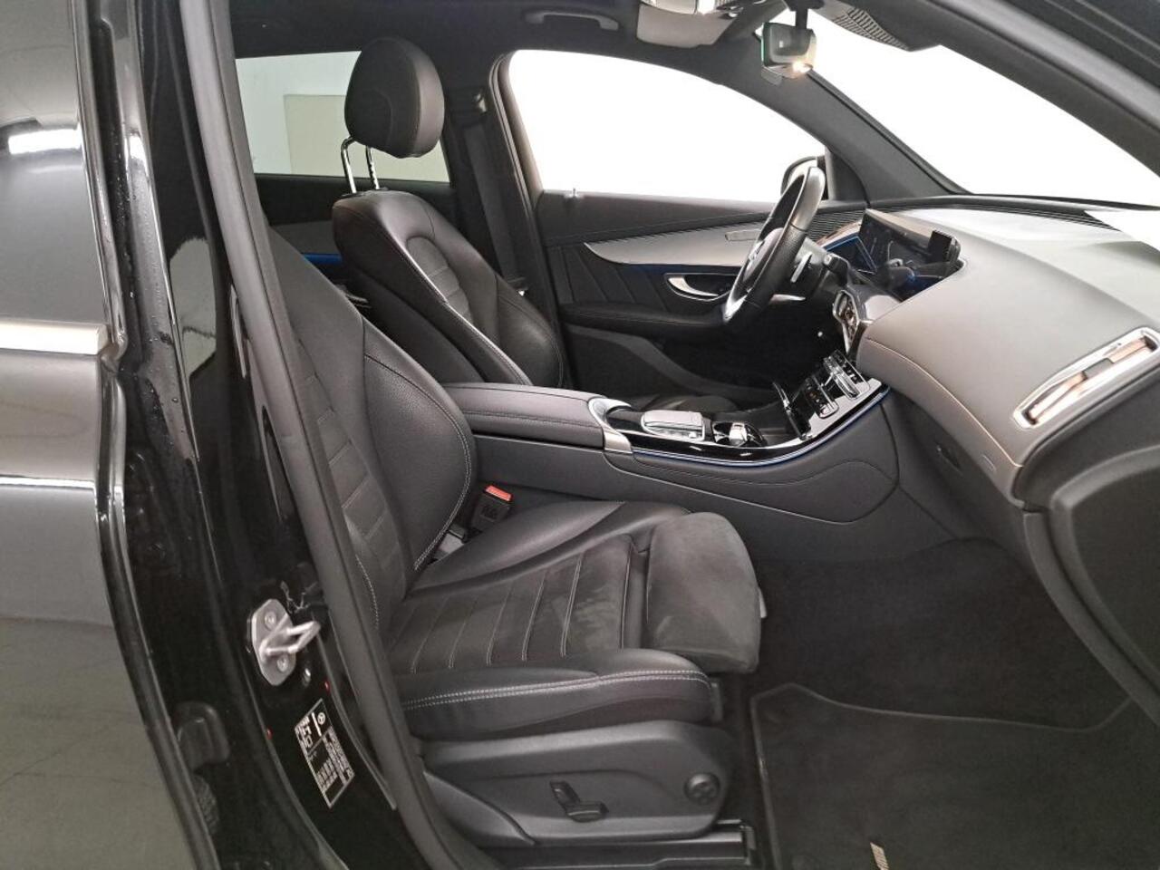 Mercedes-Benz EQC 400 4M AMG | SOH 96% | Trekhaak | Schuifdak | Sfeer verlichting